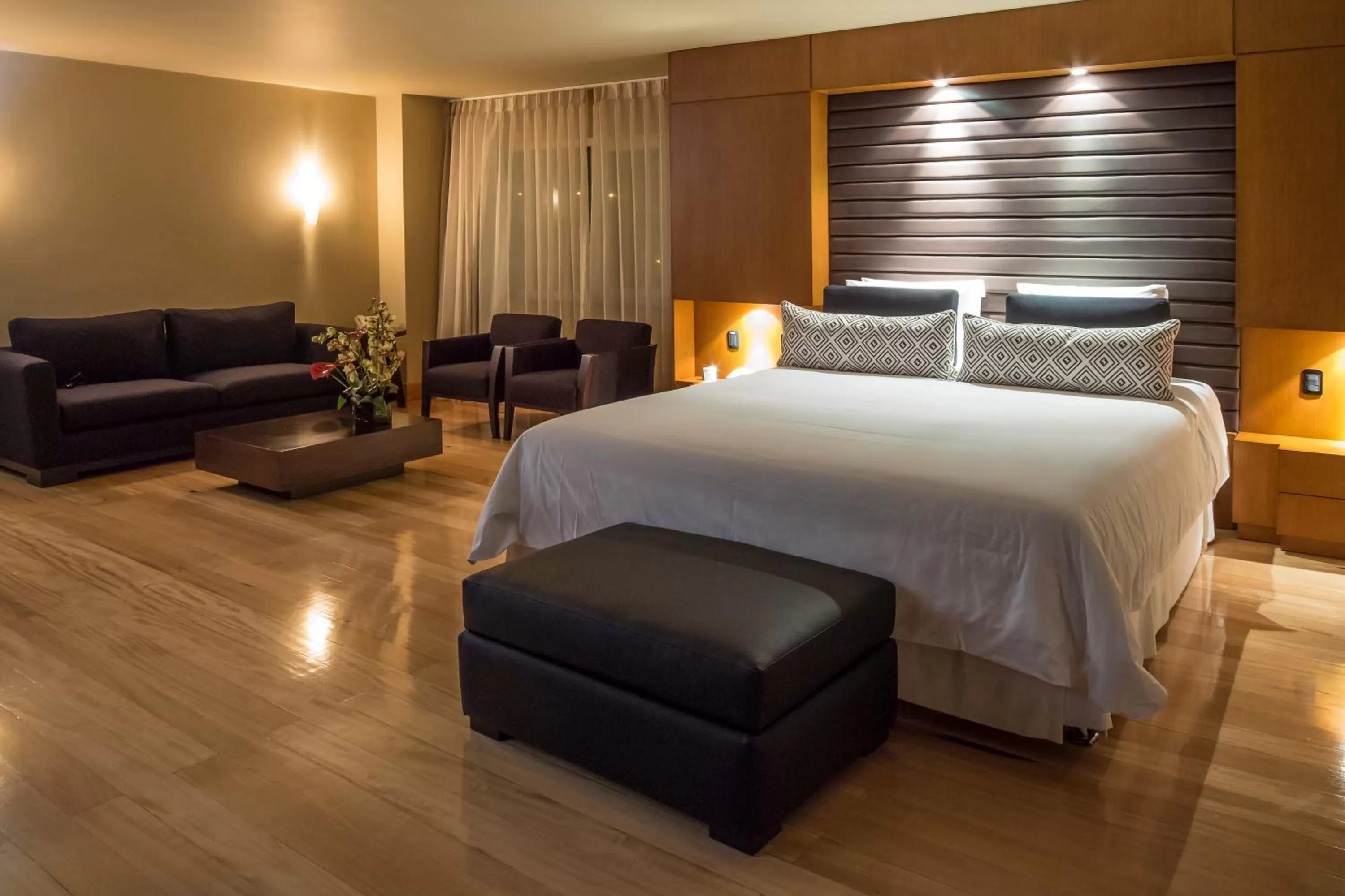 Photo of the whole room, Bed in InterContinental Medellin - Movich by IHG