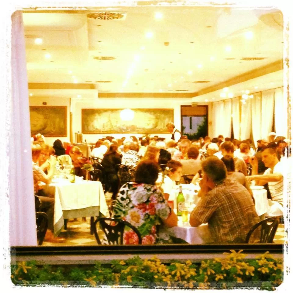 Restaurant/places to eat in Platani Hotel