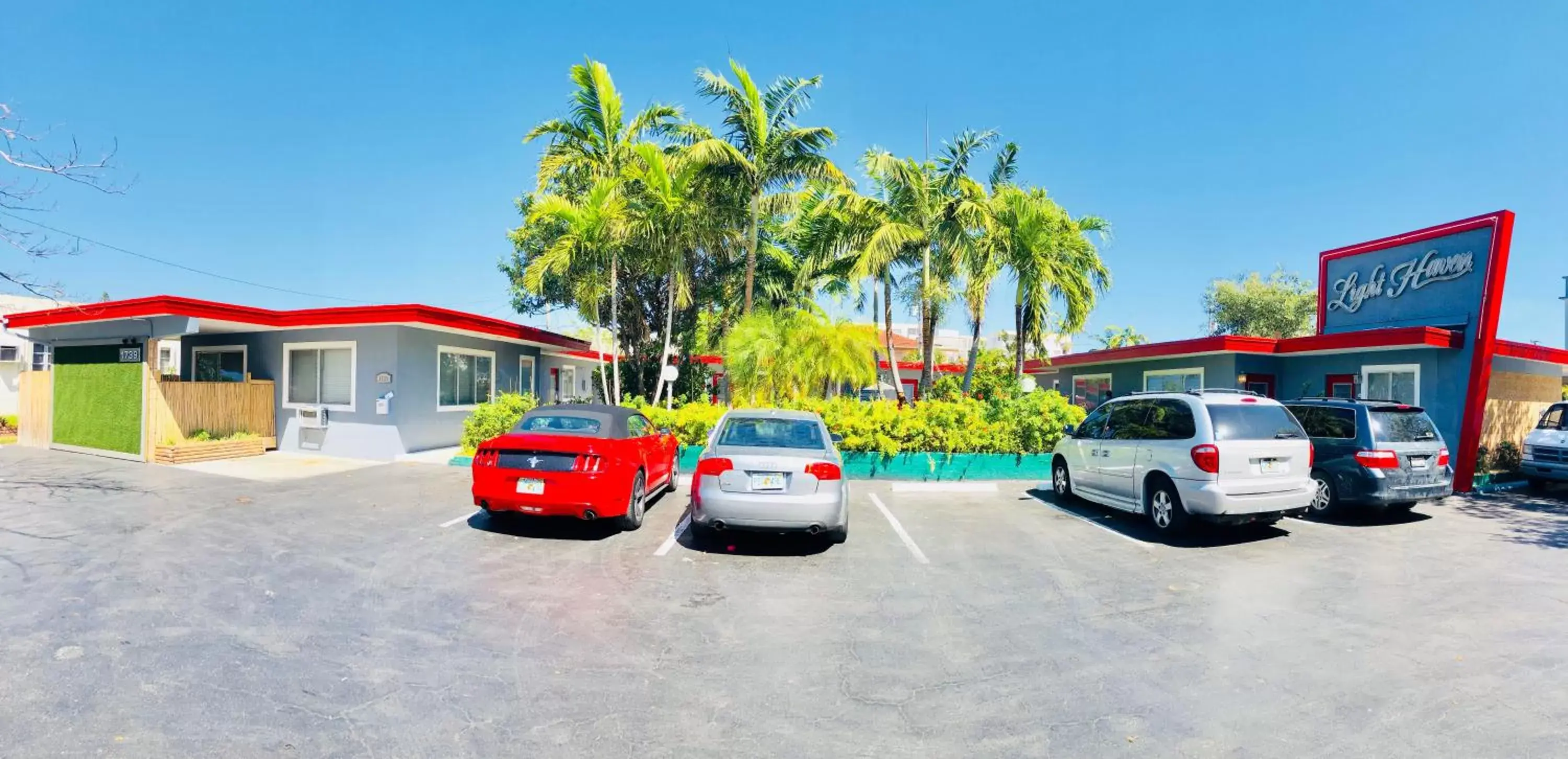 Economy Double or Twin Room in Hollywood Light Haven Lodge Economy Double or Twin Room in Hollywood Light Haven Lodge