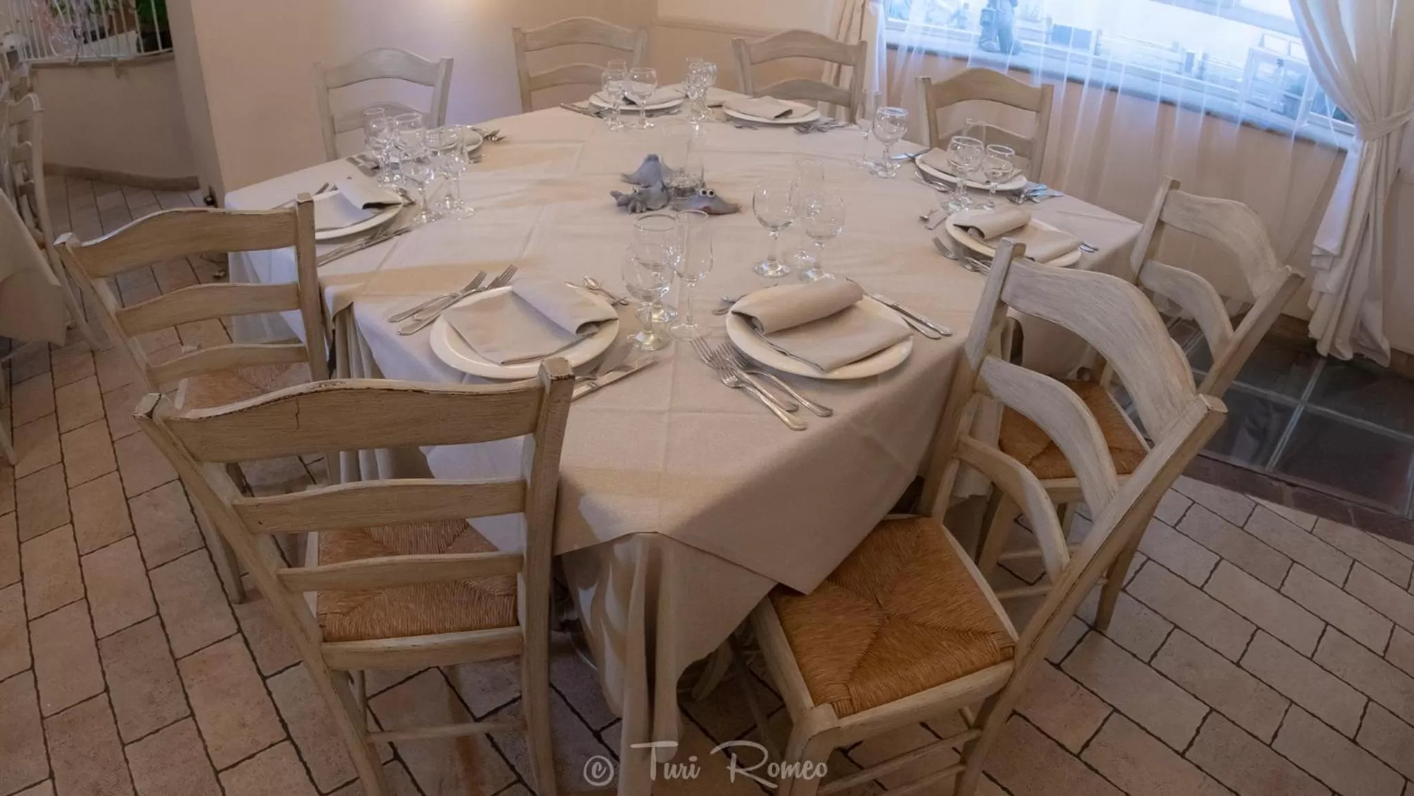 Restaurant/Places to Eat in La Dimora del Faro