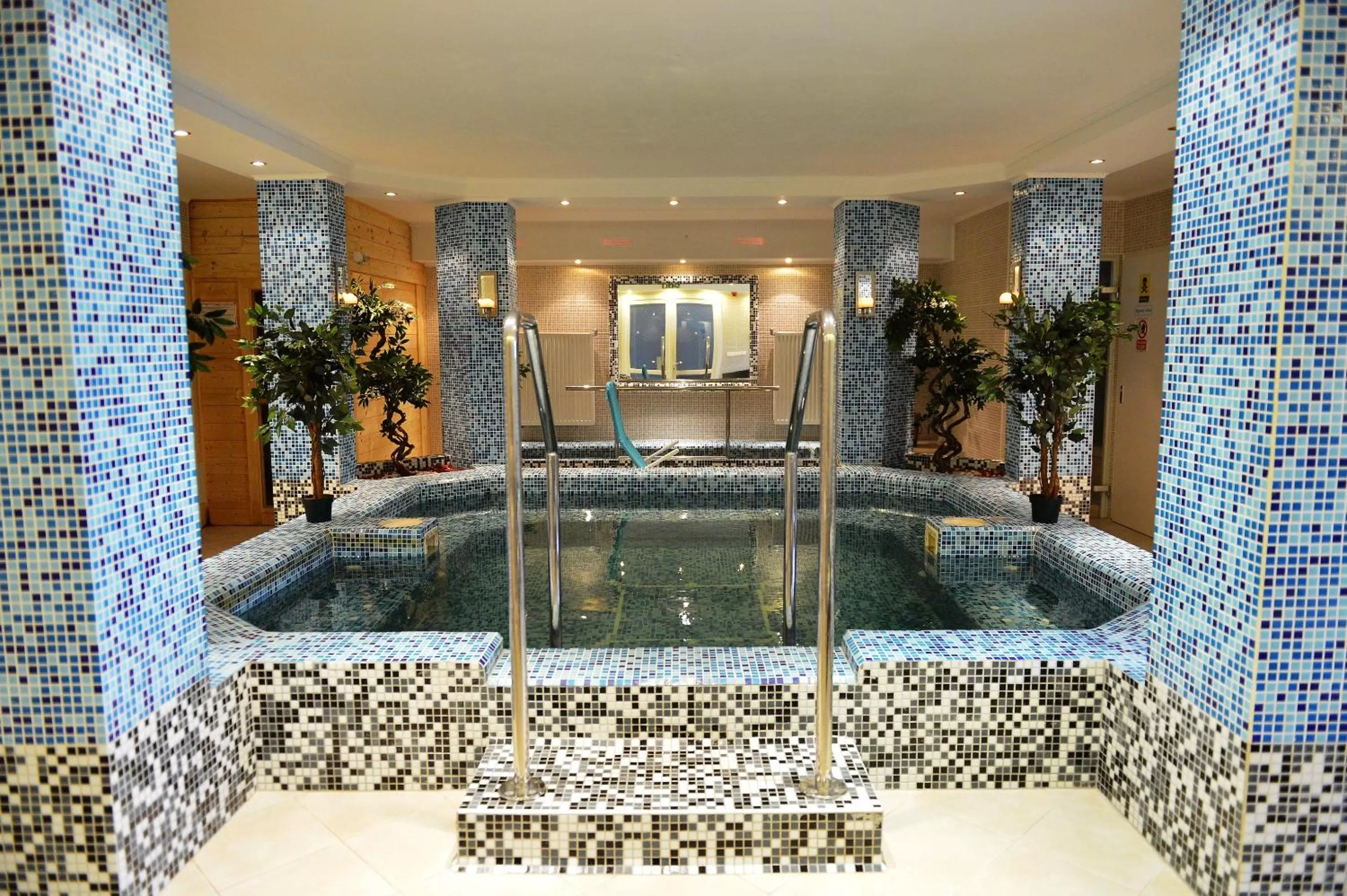 Swimming pool in Liza Aqua & Conference Hotel