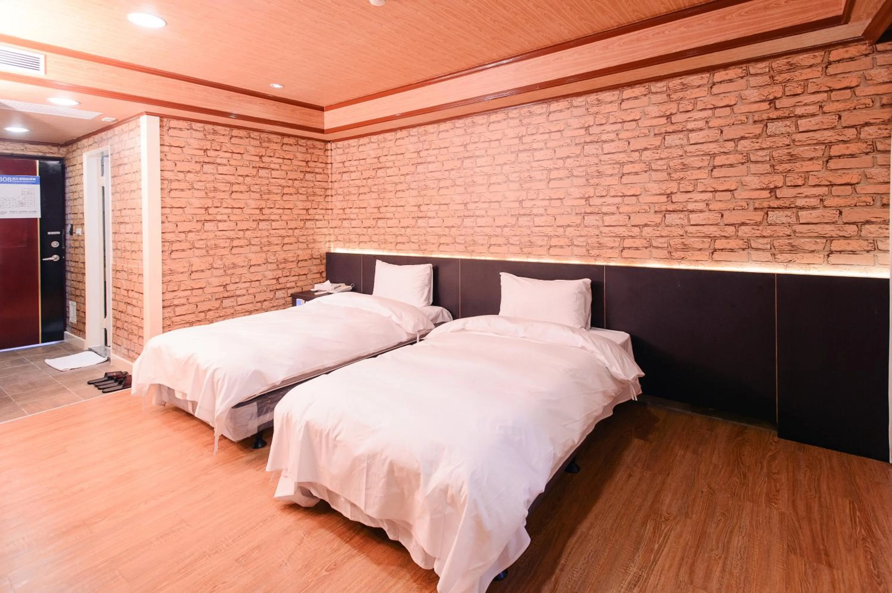 Bedroom, Bed in Duke Business Hotel