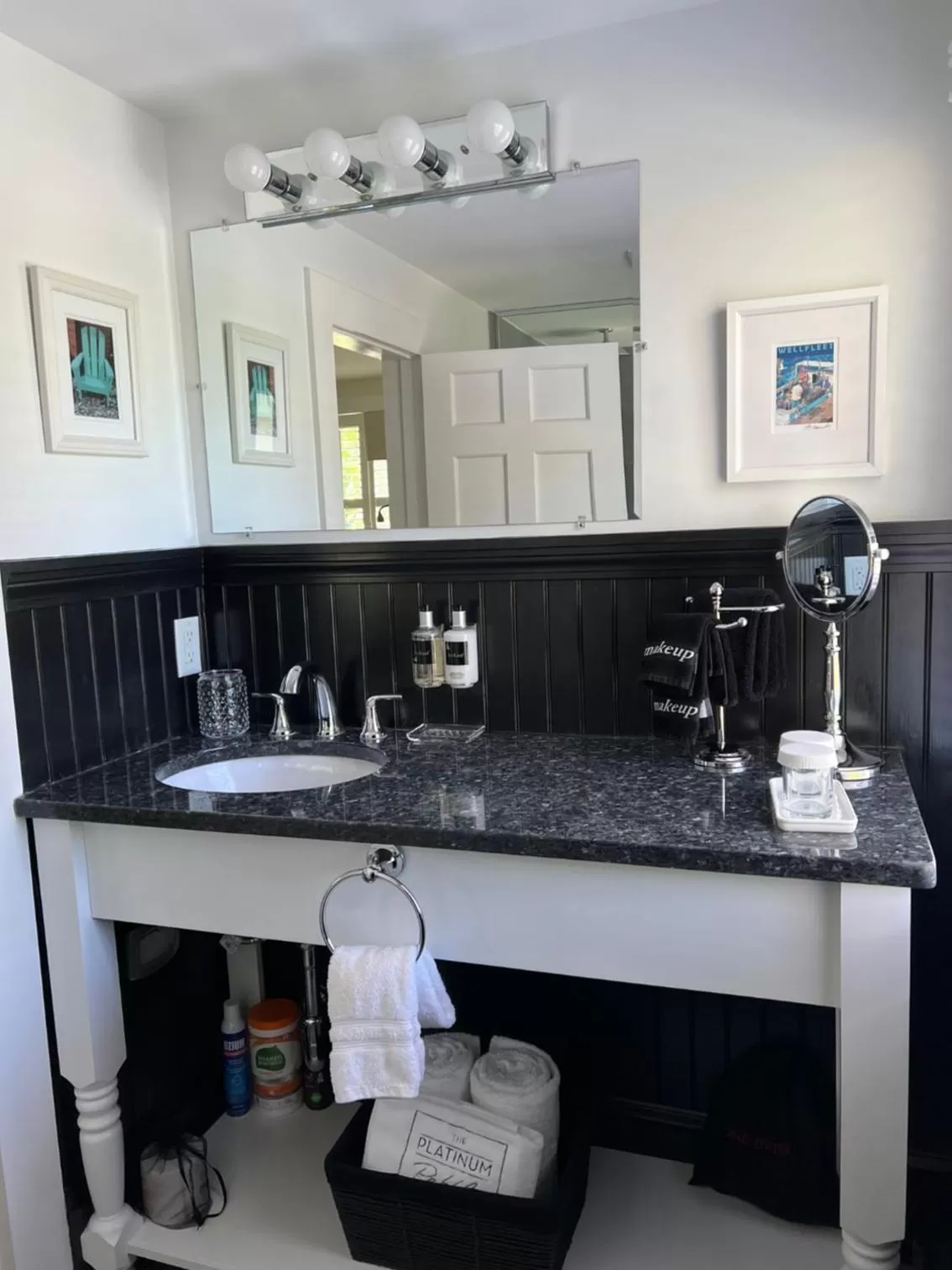 Bathroom in The Platinum Pebble Boutique Inn - Adults Only Property