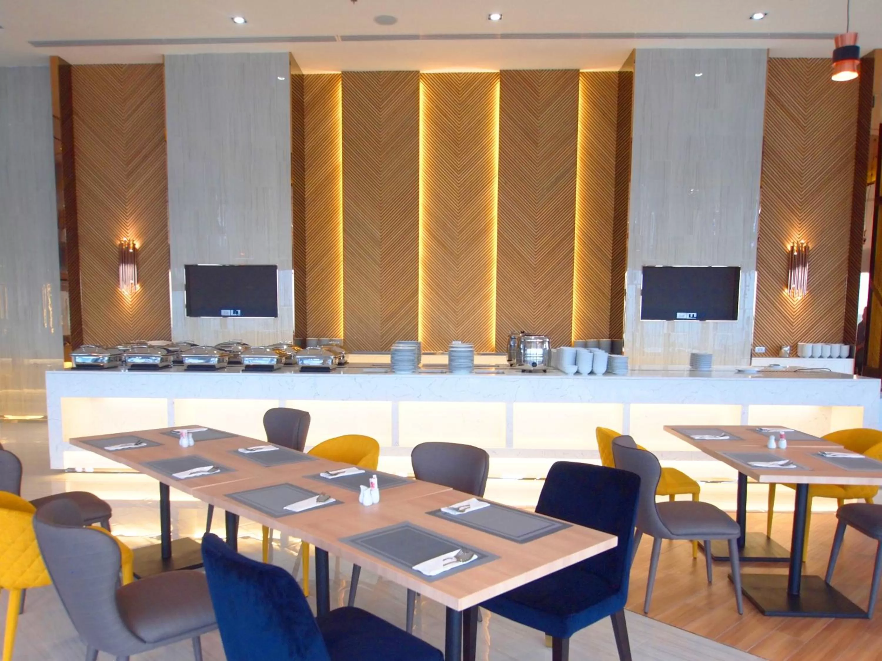 Restaurant/places to eat in The Quarter Ari by UHG