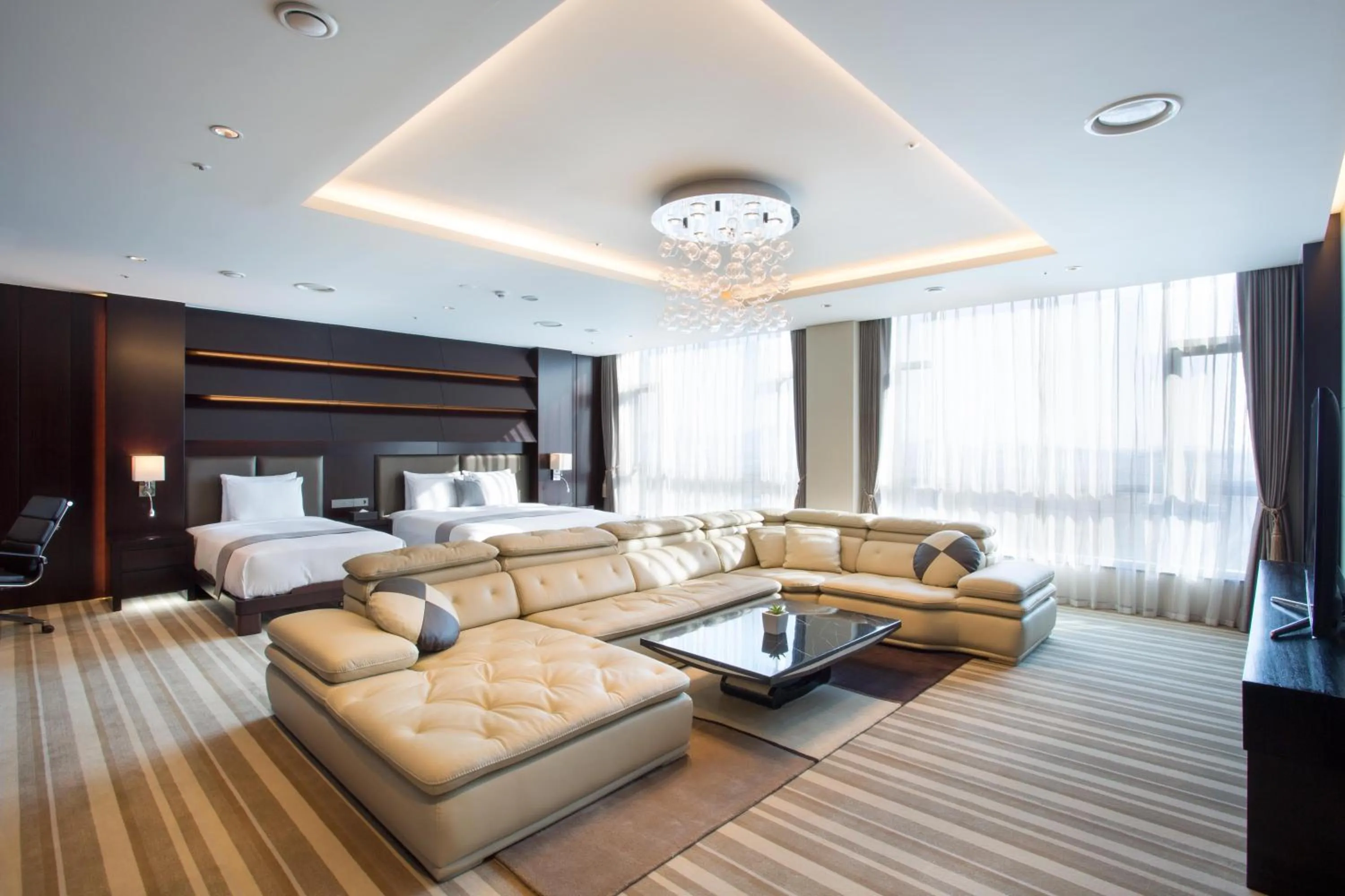 TV and multimedia, Bed in I Square Hotel