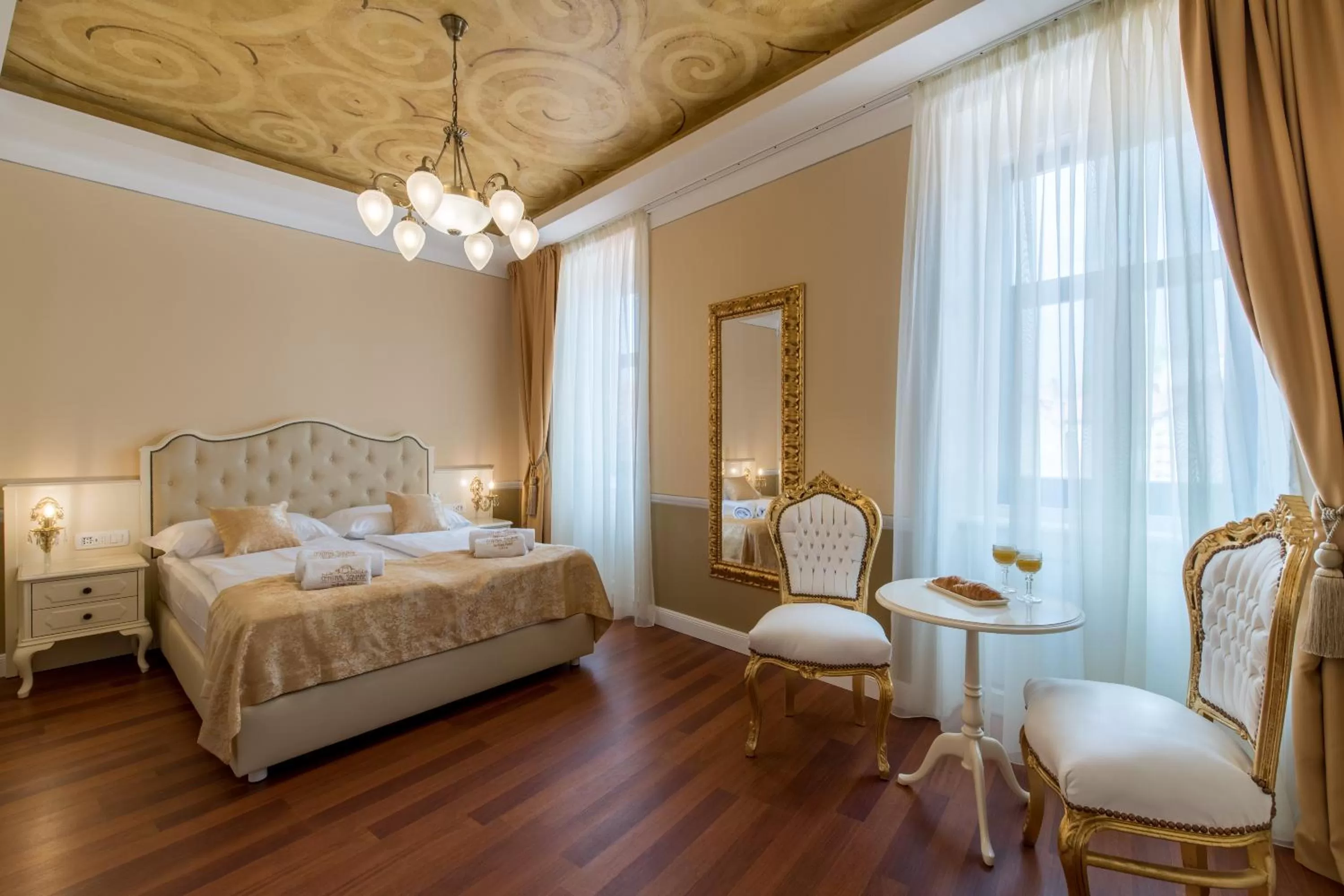 Bed in Central Square Heritage Hotel