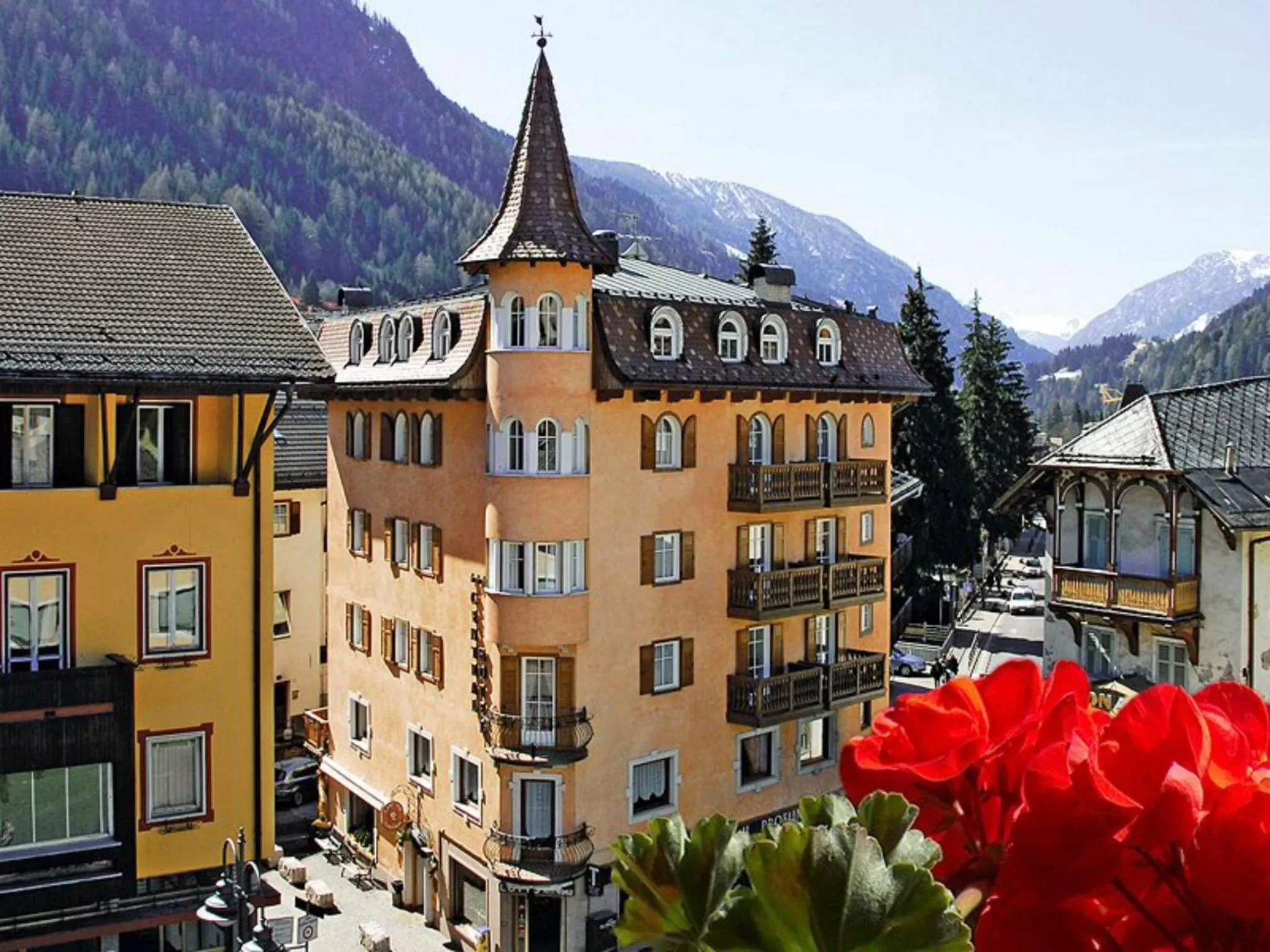 Facade/entrance in Central Hotel