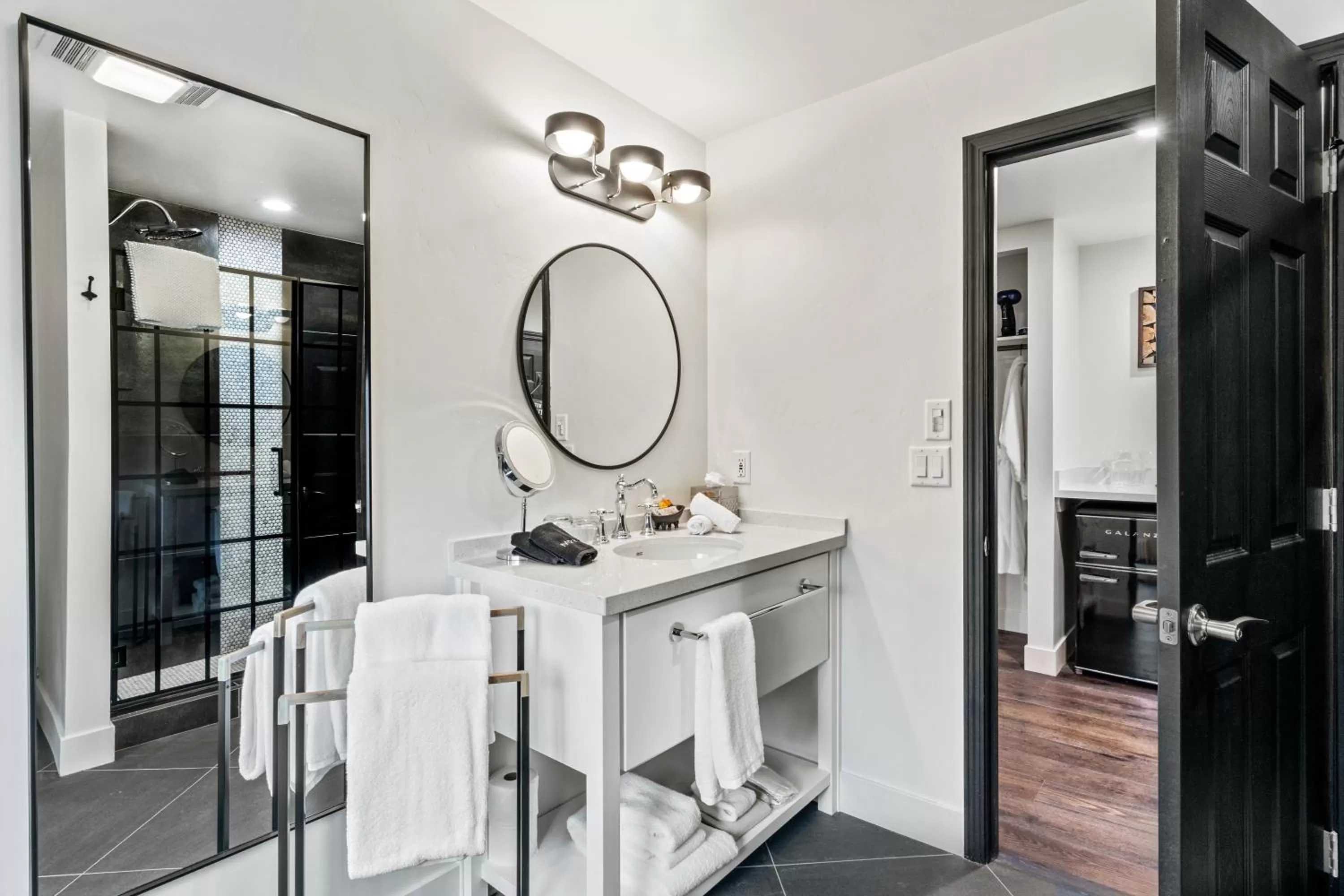 Bathroom in Bespoke Inn Flagstaff