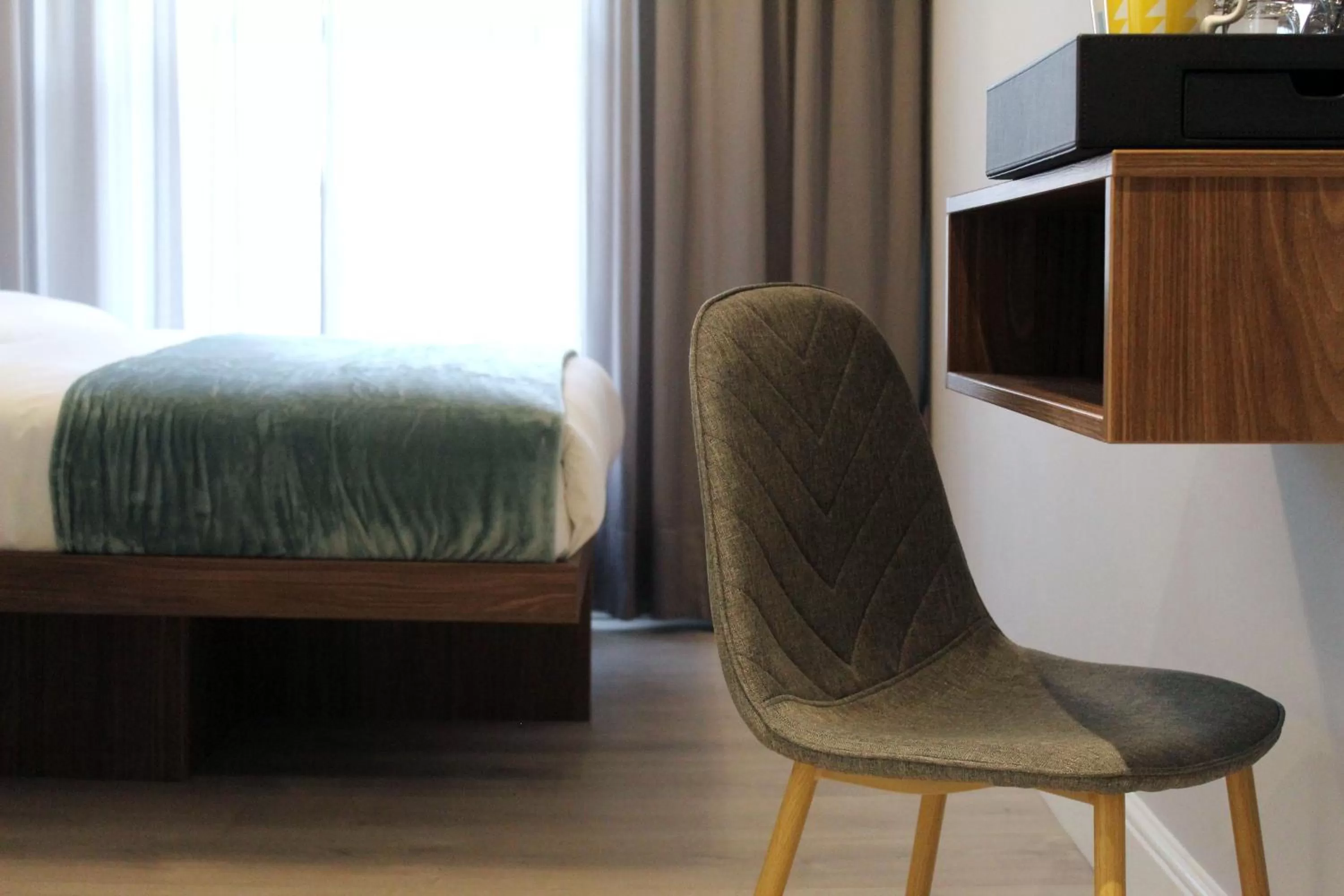 Coffee/tea facilities, Bed in CG Kensington