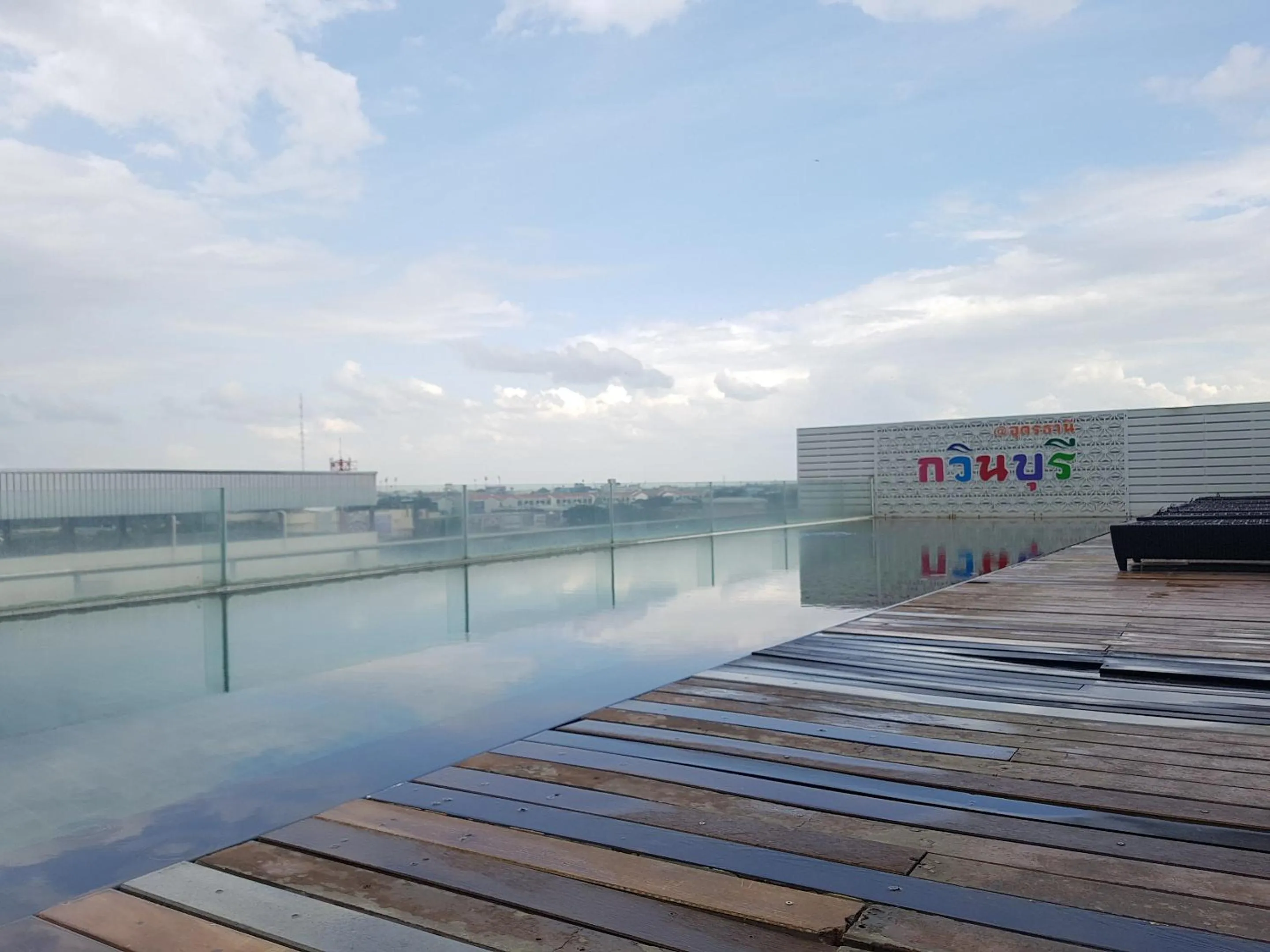 Swimming pool in Kavin Buri Green Hotel