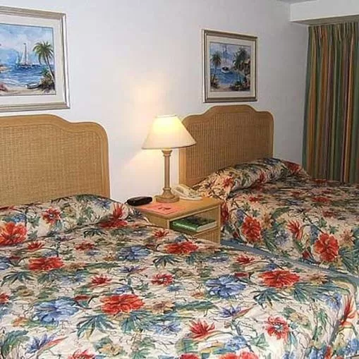 Photo of the whole room, Bed in Castaways Resort and Suites
