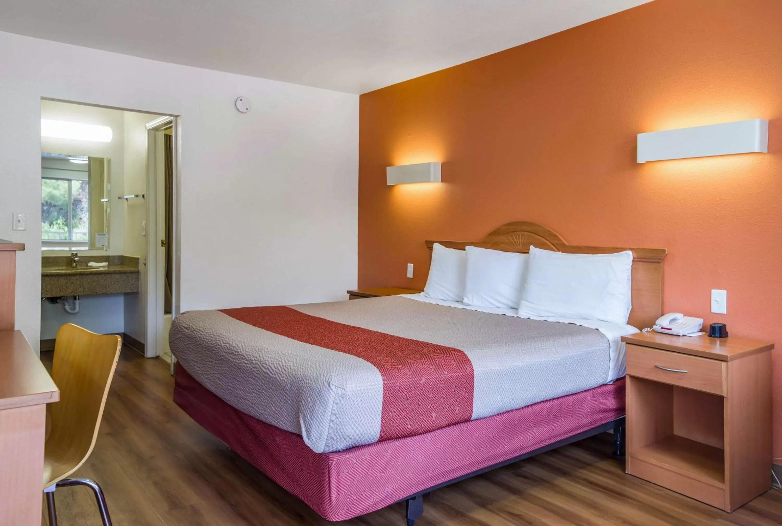 Photo of the whole room, Bed in Motel 6-Concord, CA