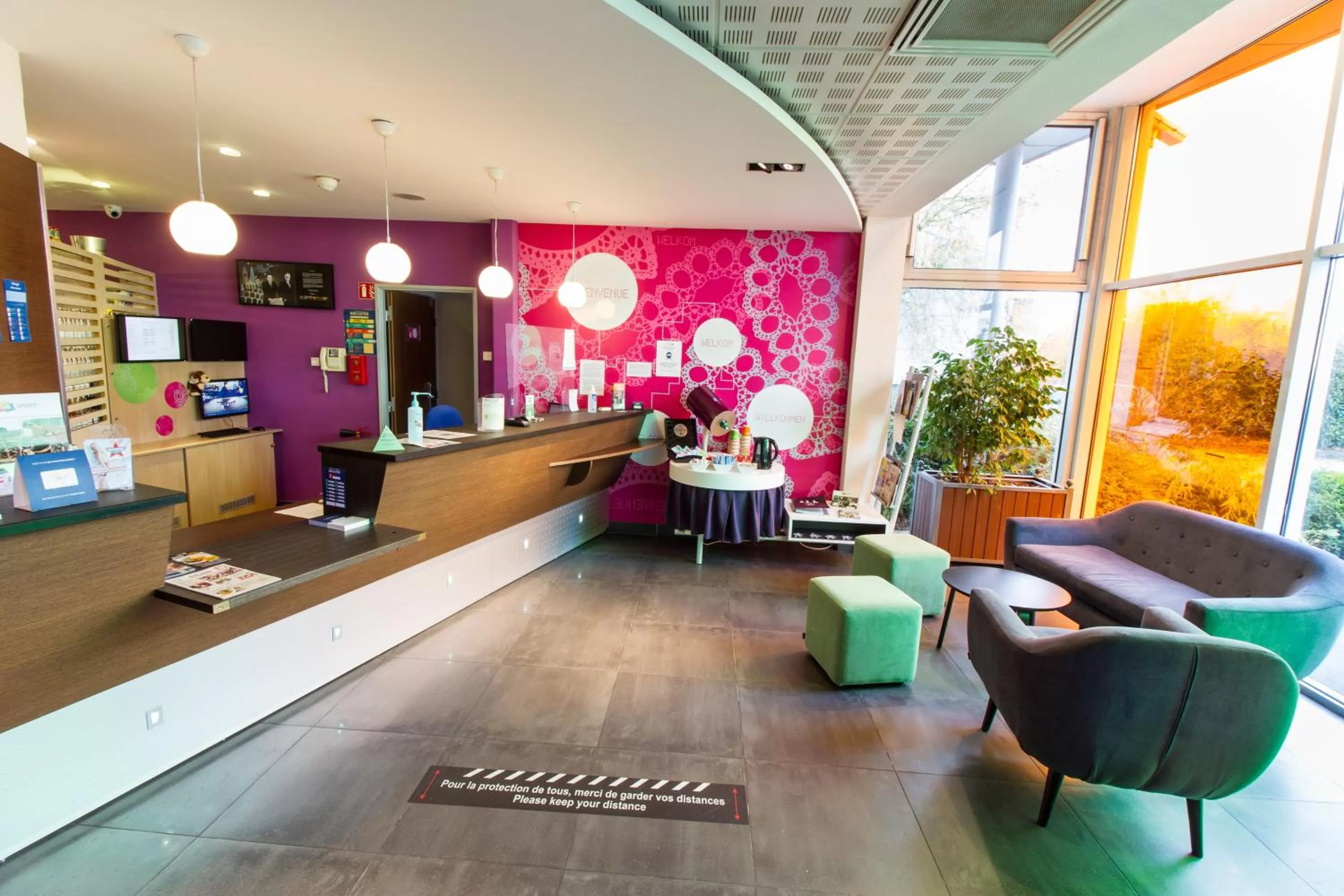 Lobby or reception in ibis Styles Bethune Bruay la Buissière
