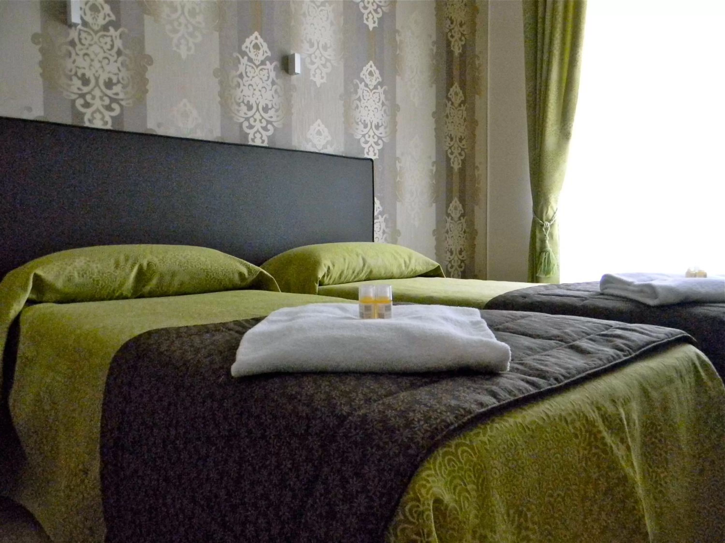 Bed in Rome Kings Suite