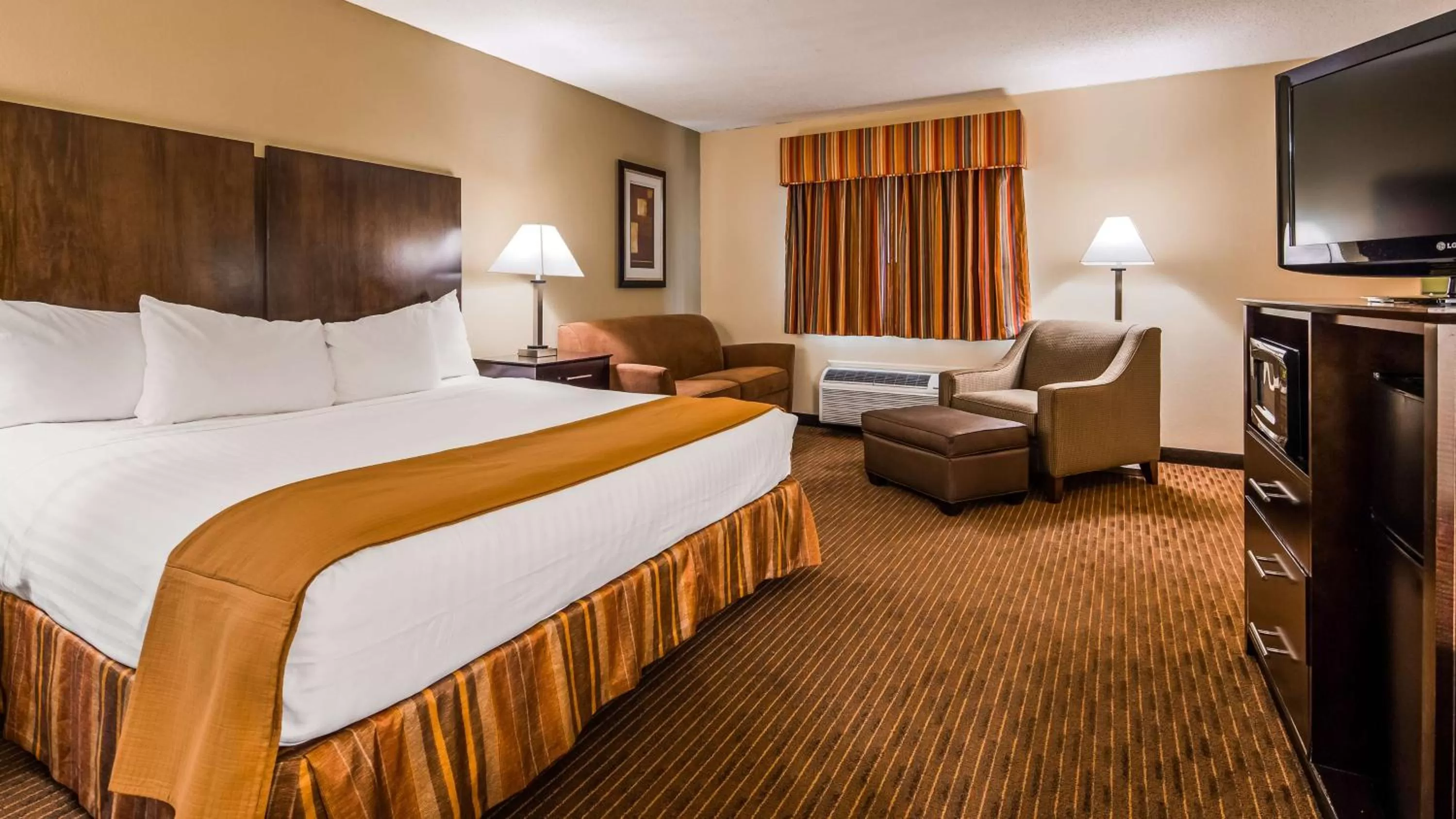 Property building, Bed in Best Western Muncie