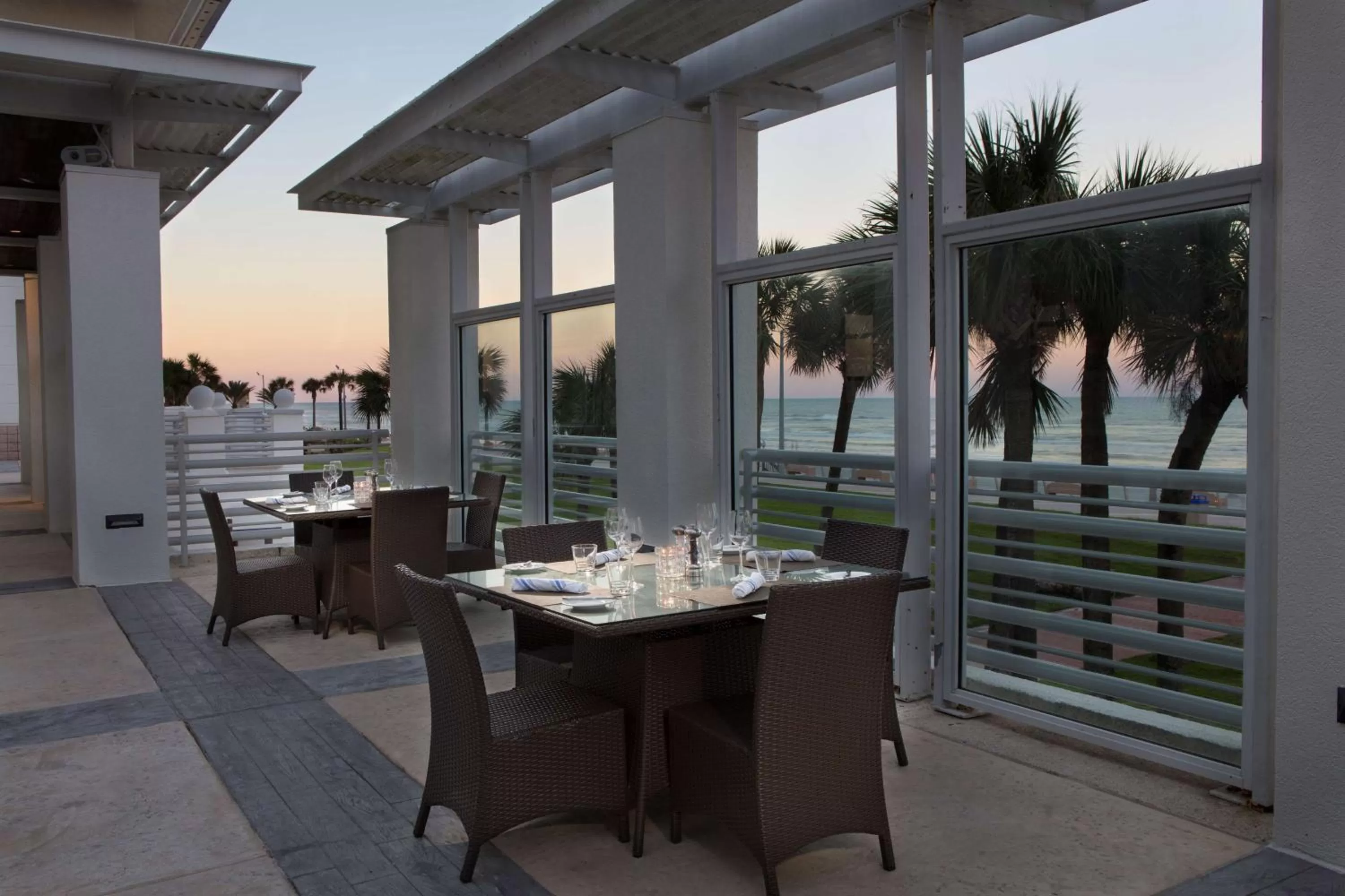 Restaurant/places to eat in Hilton Daytona Beach Resort