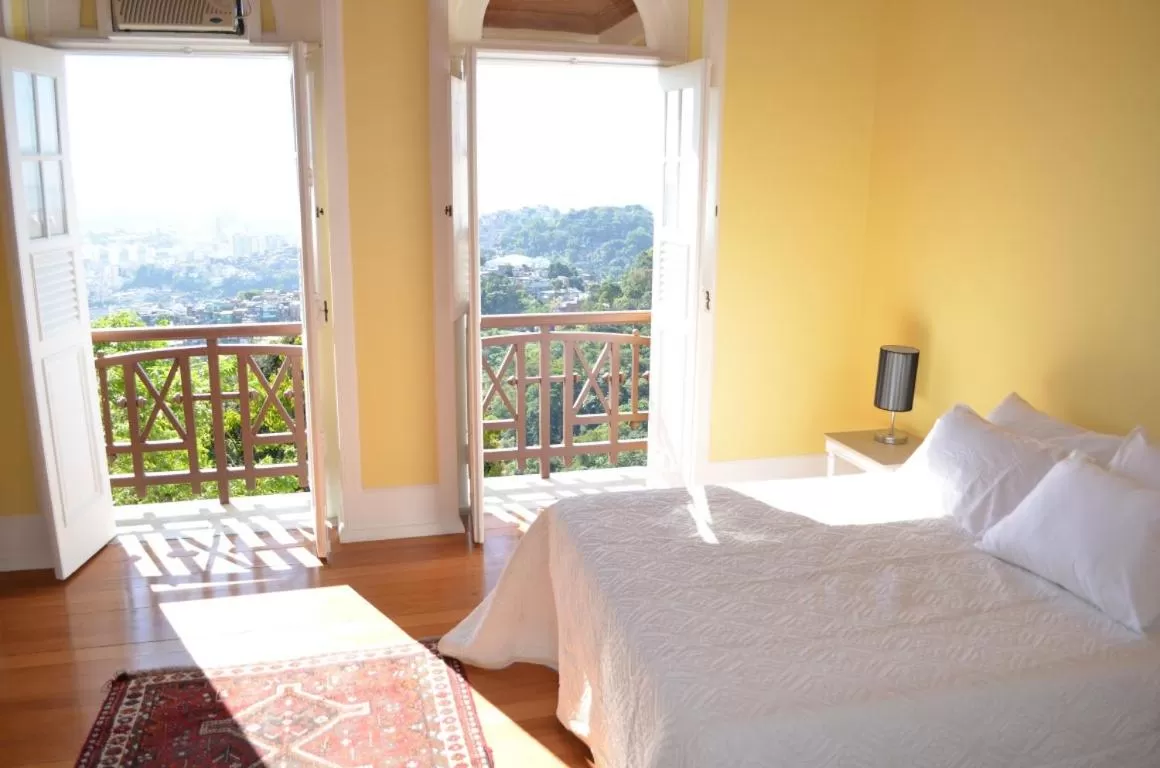 City view, Bed in Villa Alexandrino