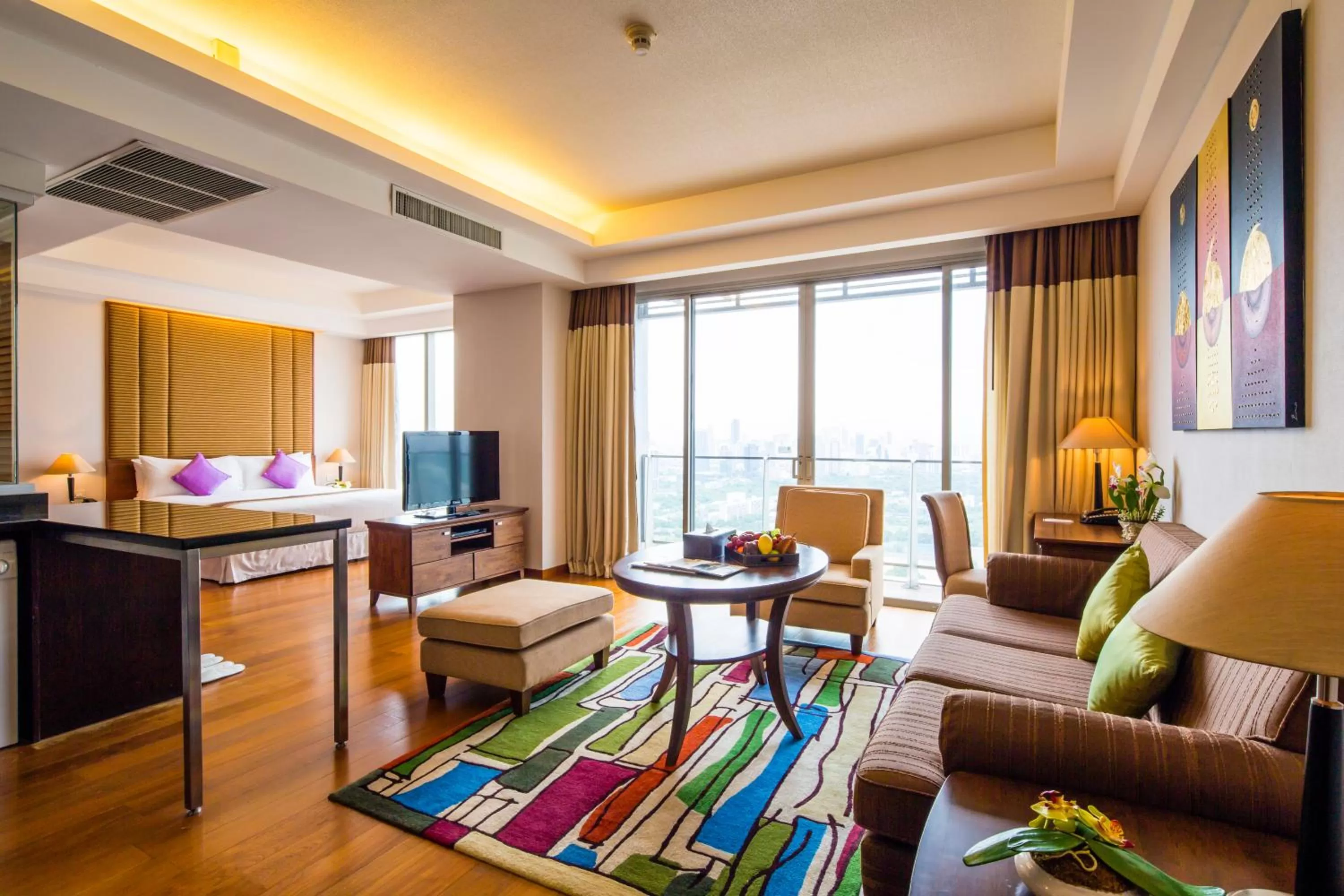 Seating area, Bed in Column Bangkok Hotel