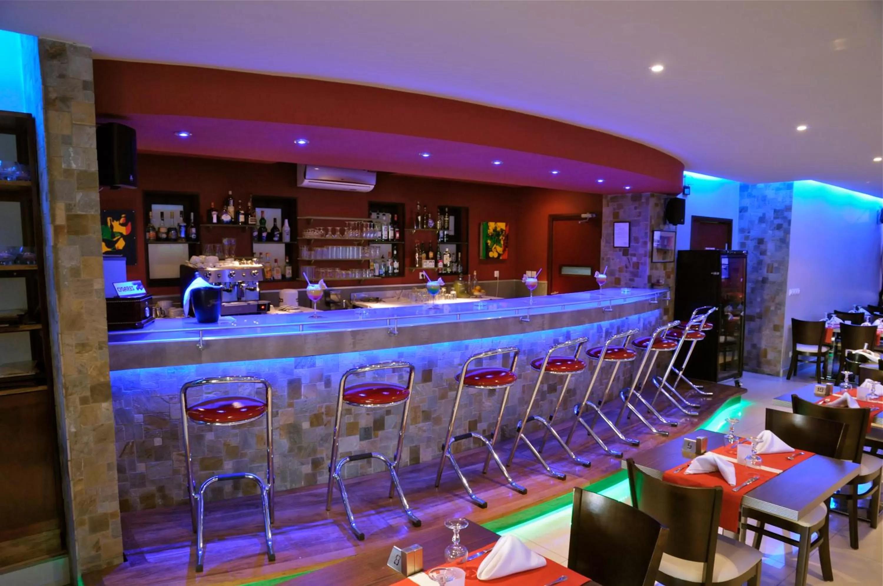 Restaurant/places to eat in Hotel VDN by Good Rade