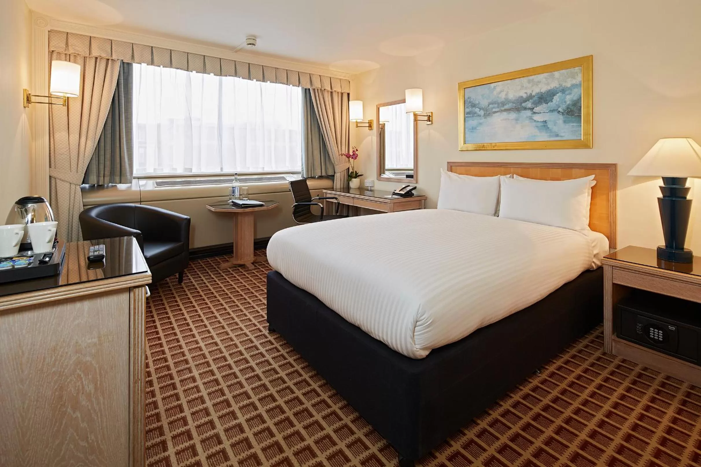 Bed in Copthorne Tara Hotel London Kensington