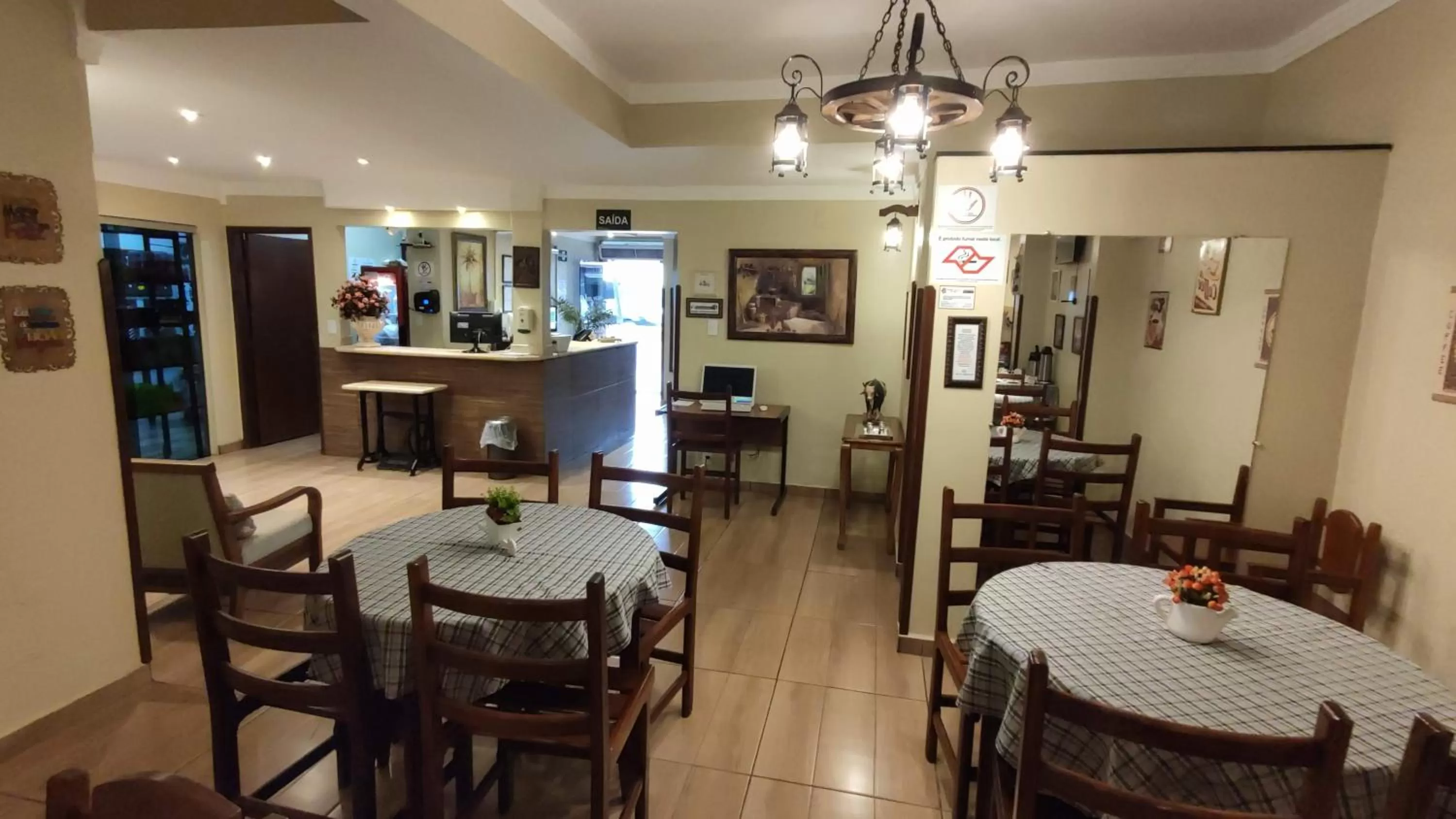 Dining area in Hotel Barretos