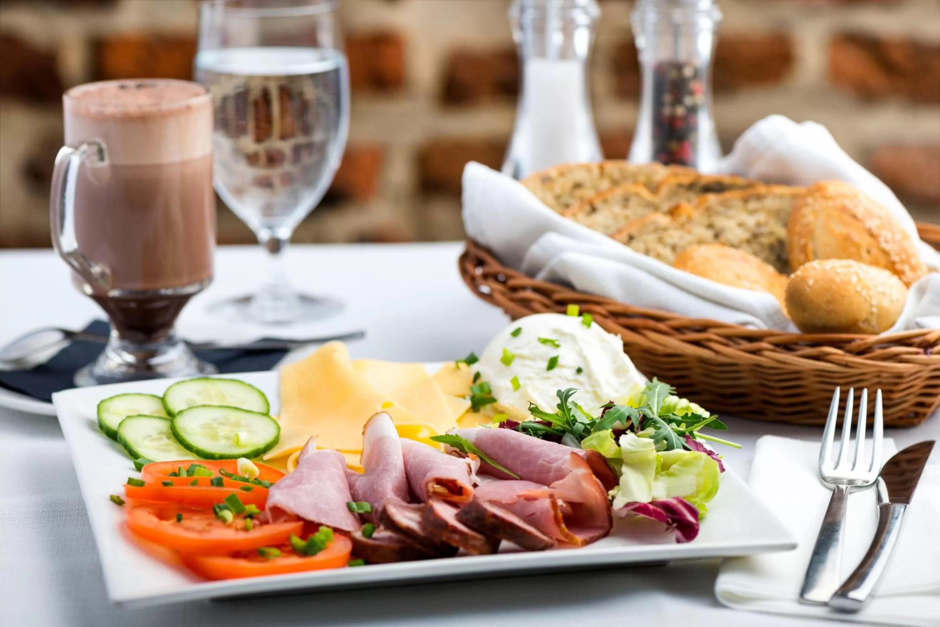 Breakfast in Aparthotel Stare Miasto