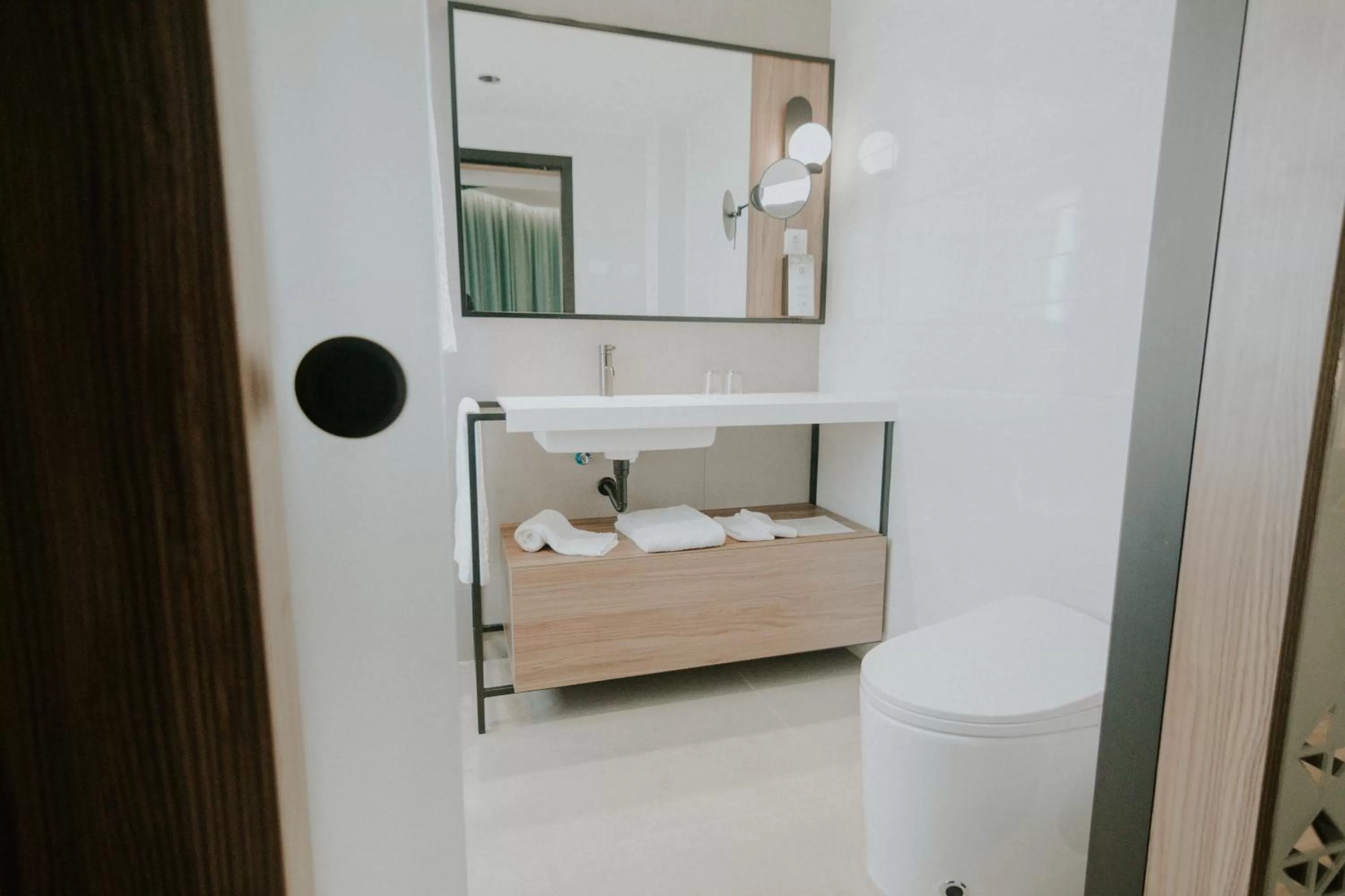 Bathroom, Bed in Catalina Plaza Hotel Sostenible