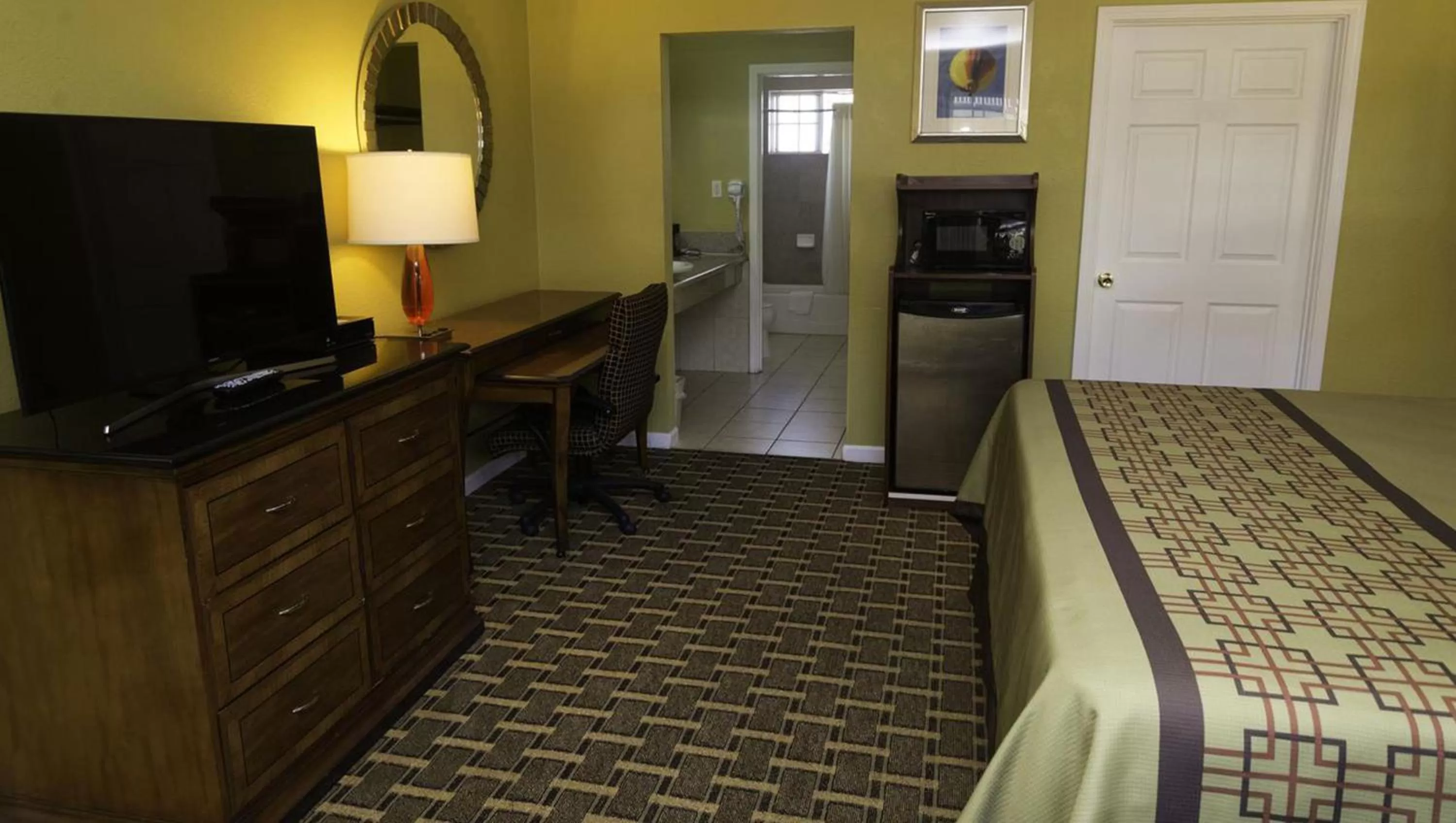 Bedroom, Bed in Kings Motel Inglewood