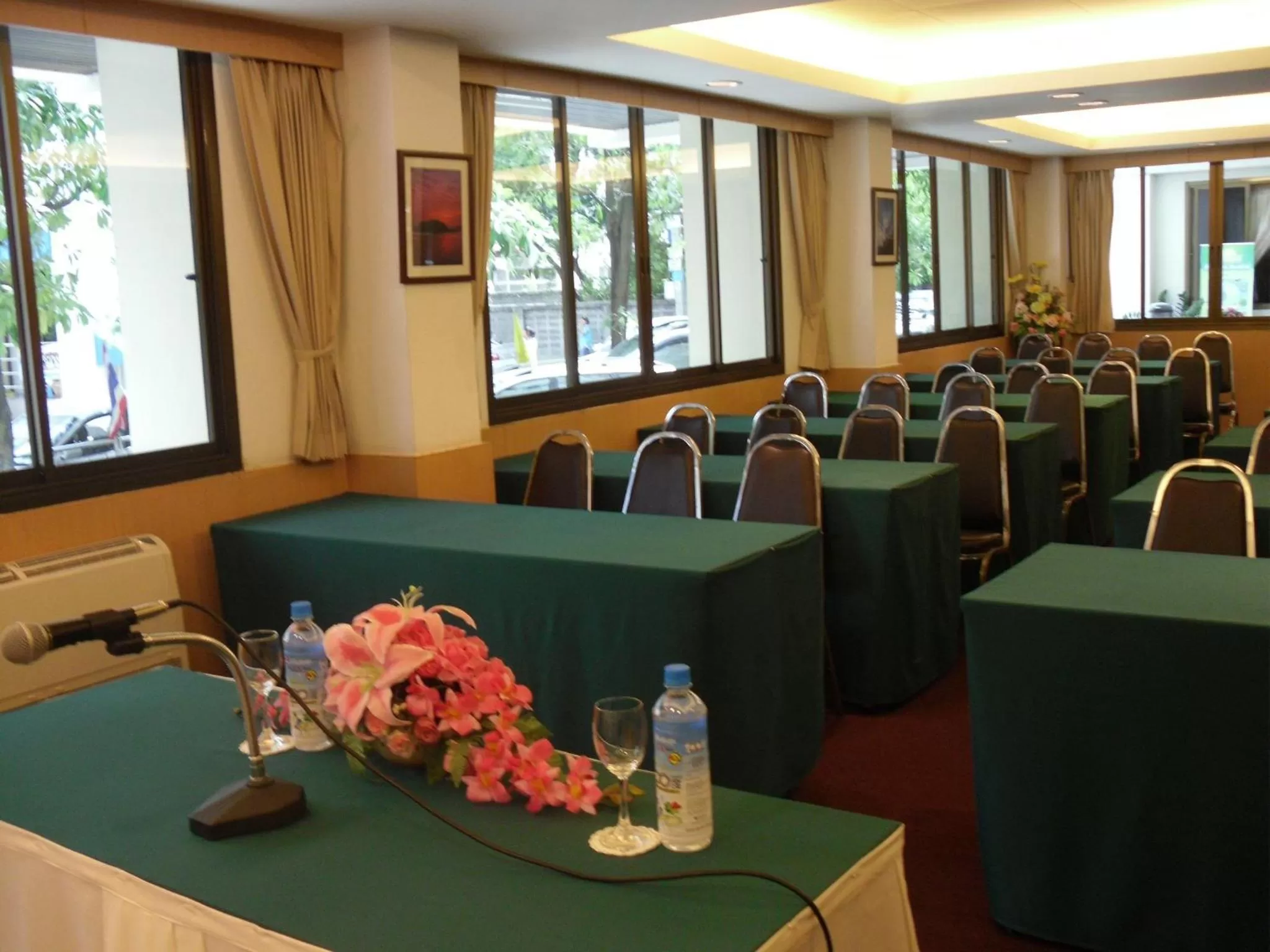 Business facilities in P Park Residence Charansanitwong