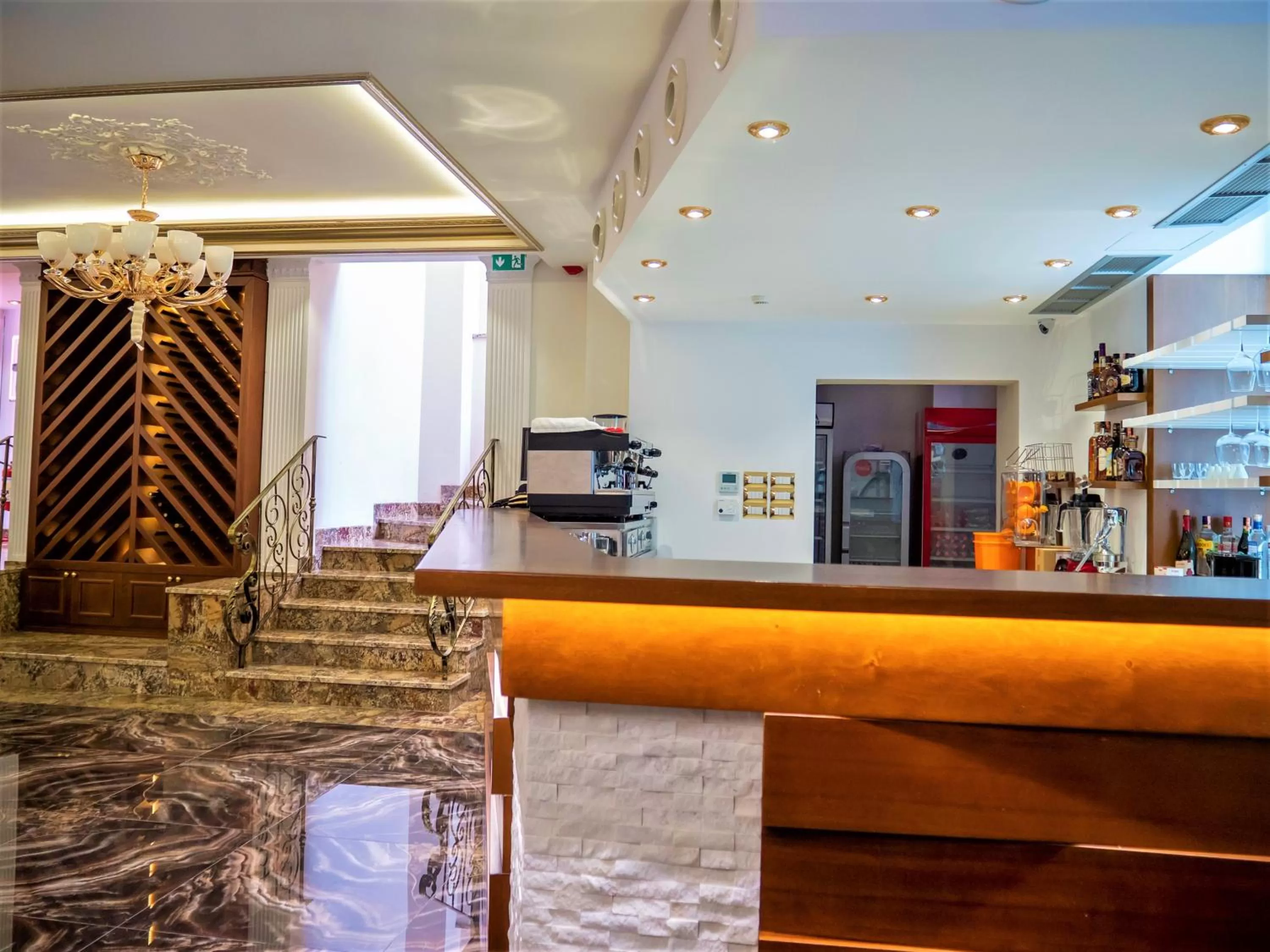 Restaurant/places to eat in Hotel Boka