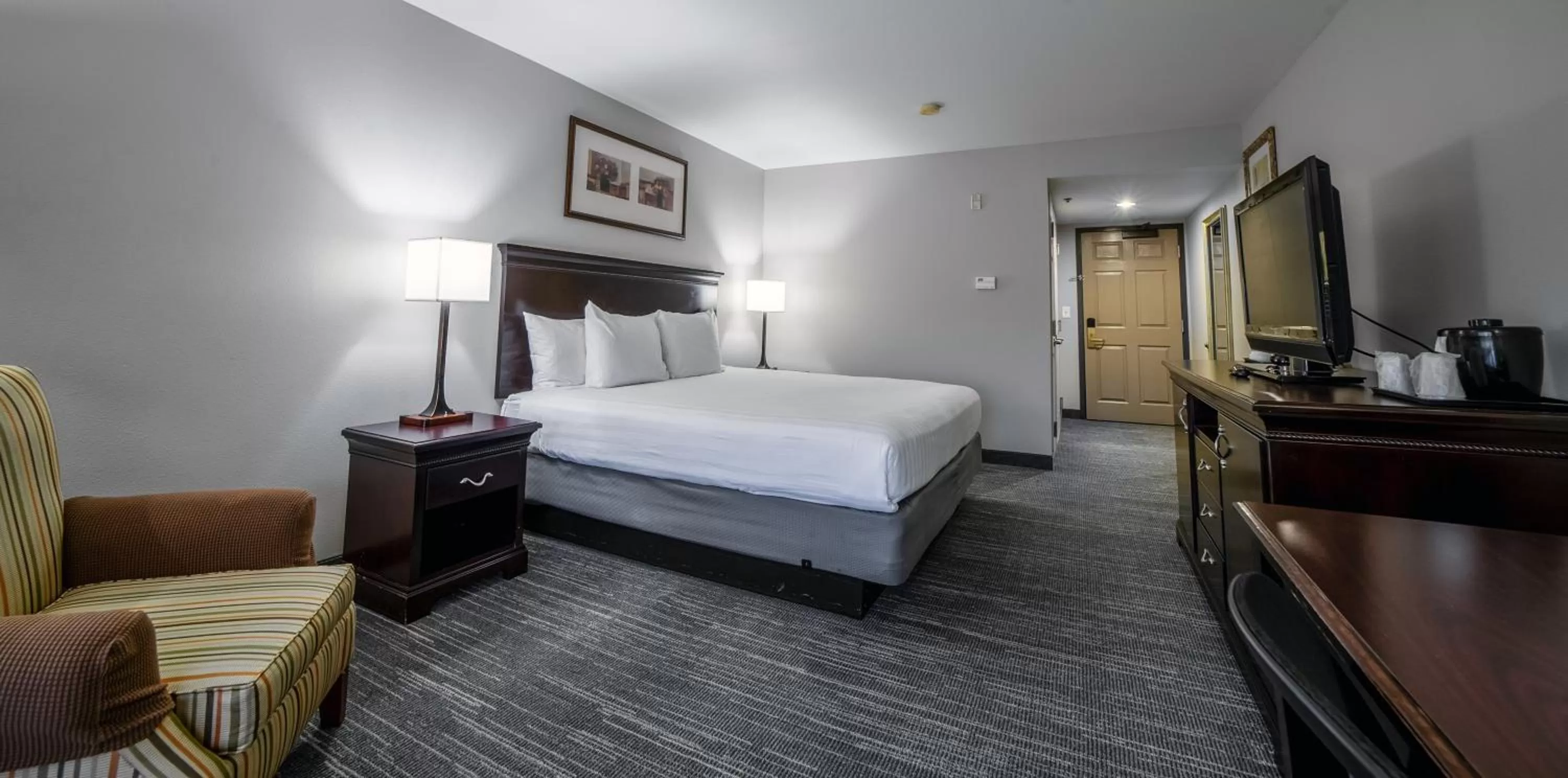 Bedroom, Bed in Country Inn & Suites by Radisson, Ontario at Ontario Mills, CA