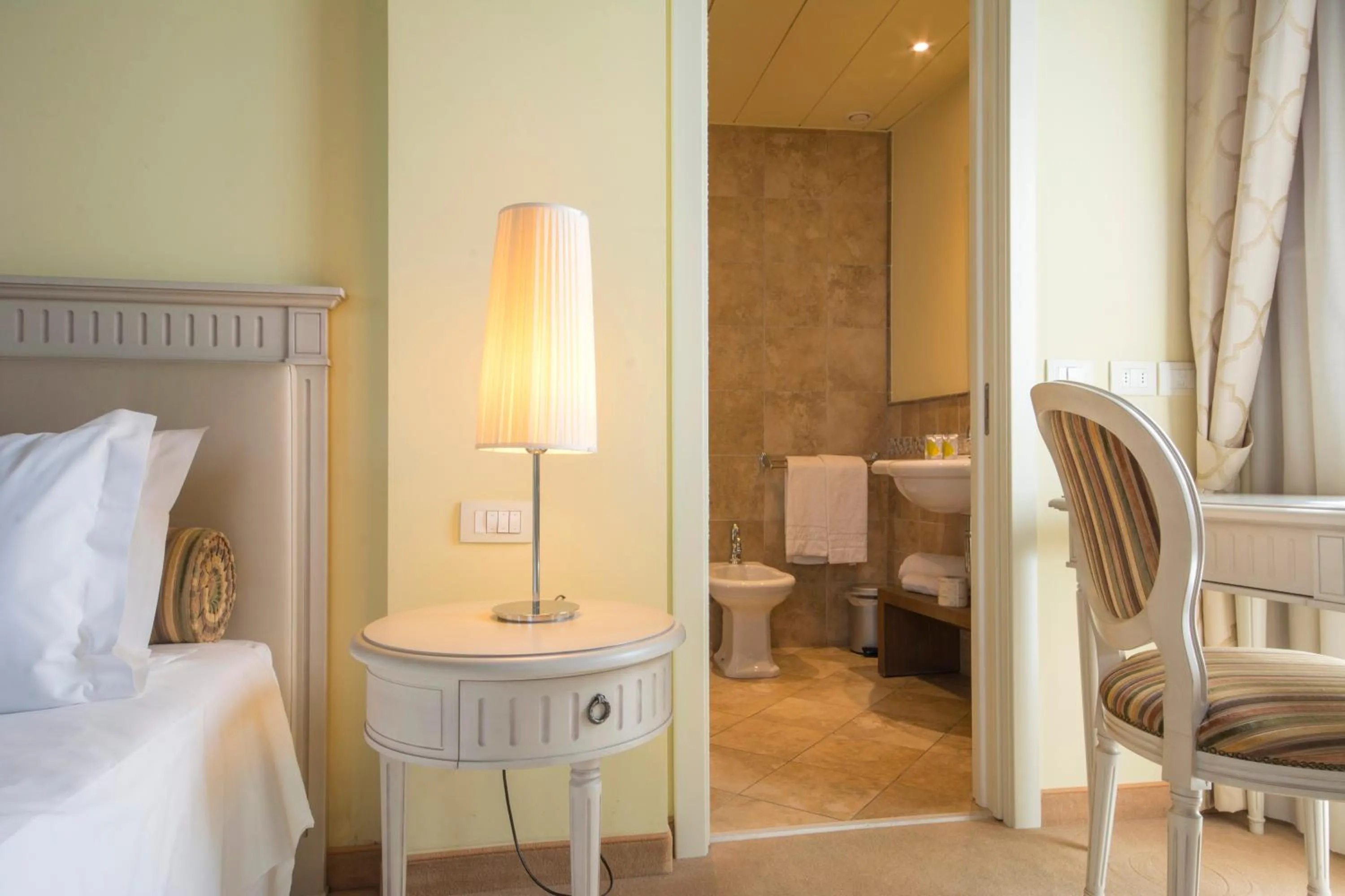 Decorative detail, Bed in LHP Certaldo Resort