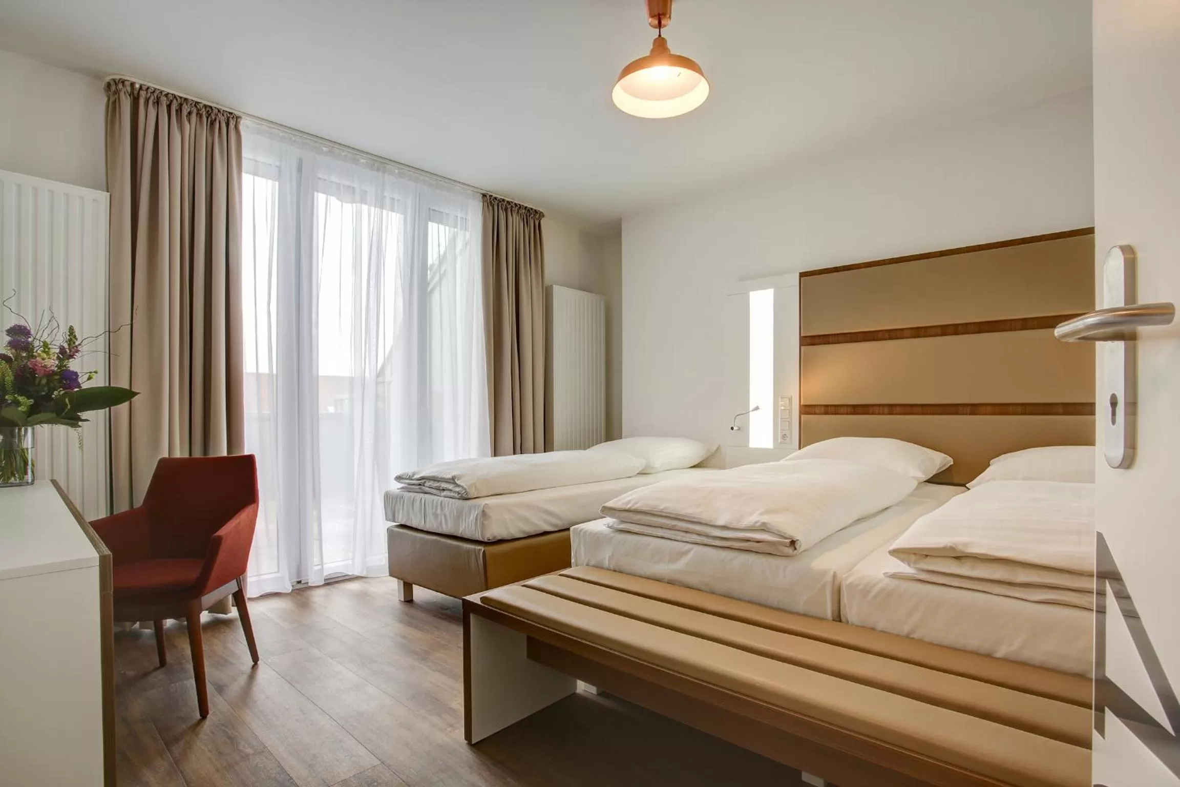 Photo of the whole room, Bed in Boutique 030 Hannover-City