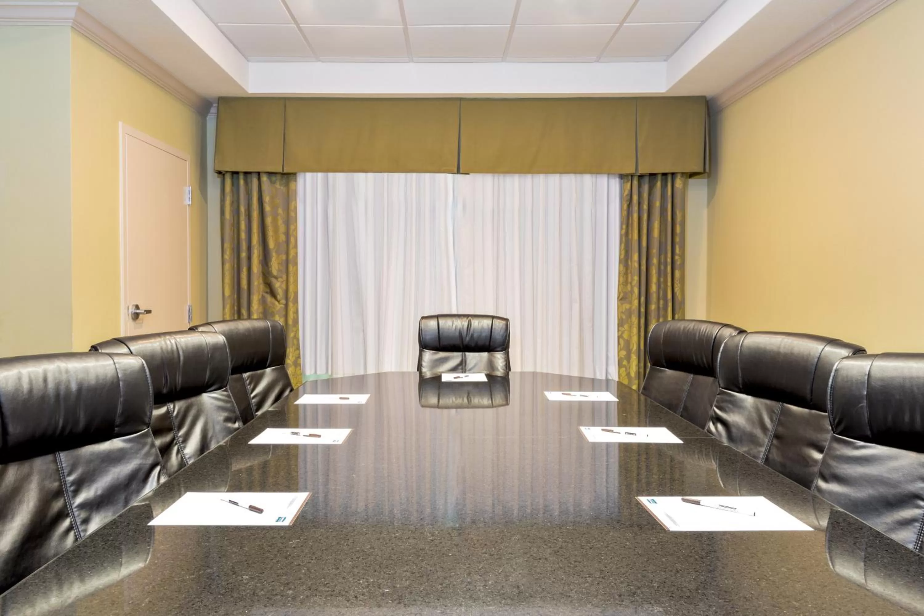 Meeting/conference room in Staybridge Suites McAllen by IHG
