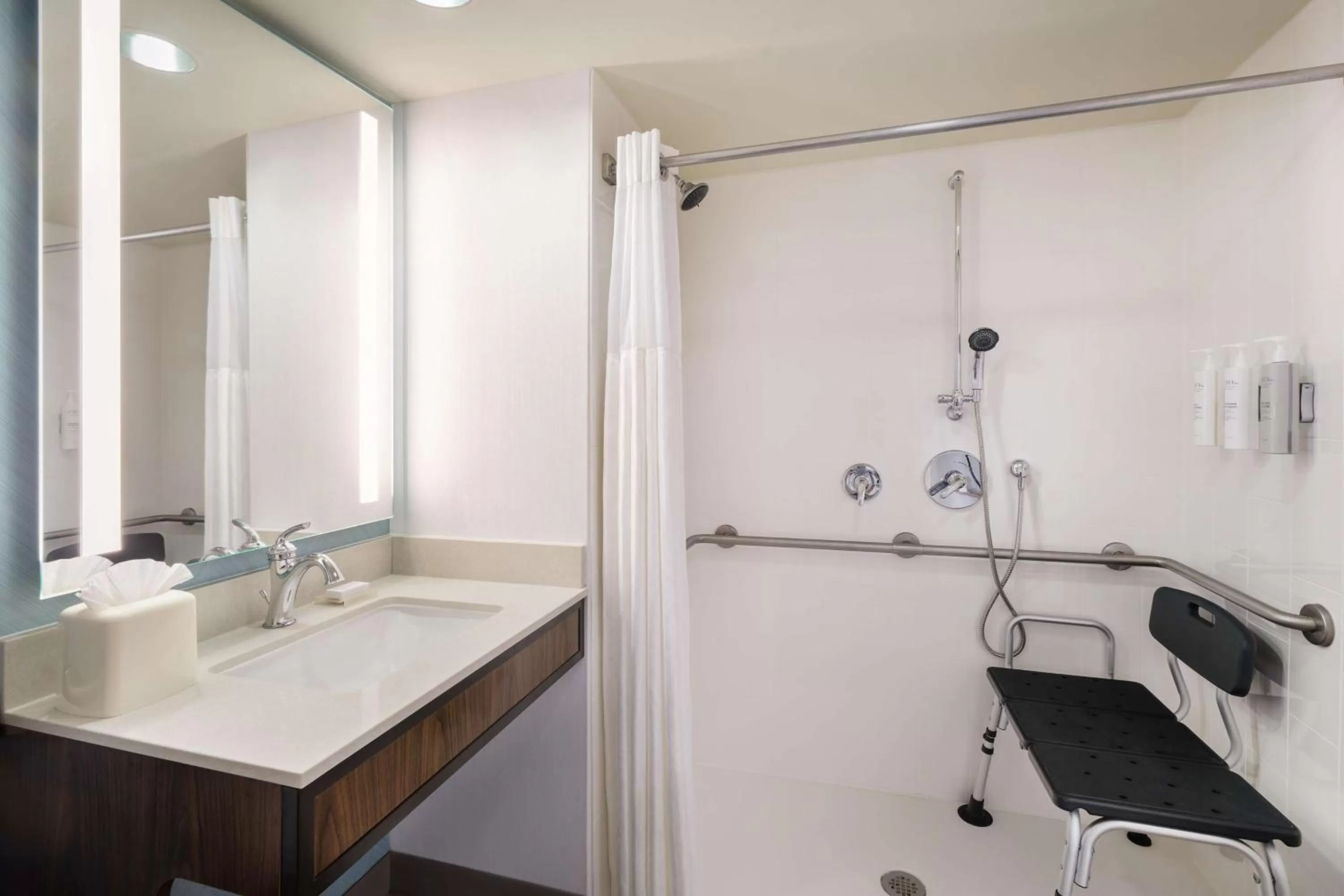 Bathroom in Hilton Garden Inn Houston/Bush Intercontinental Airport