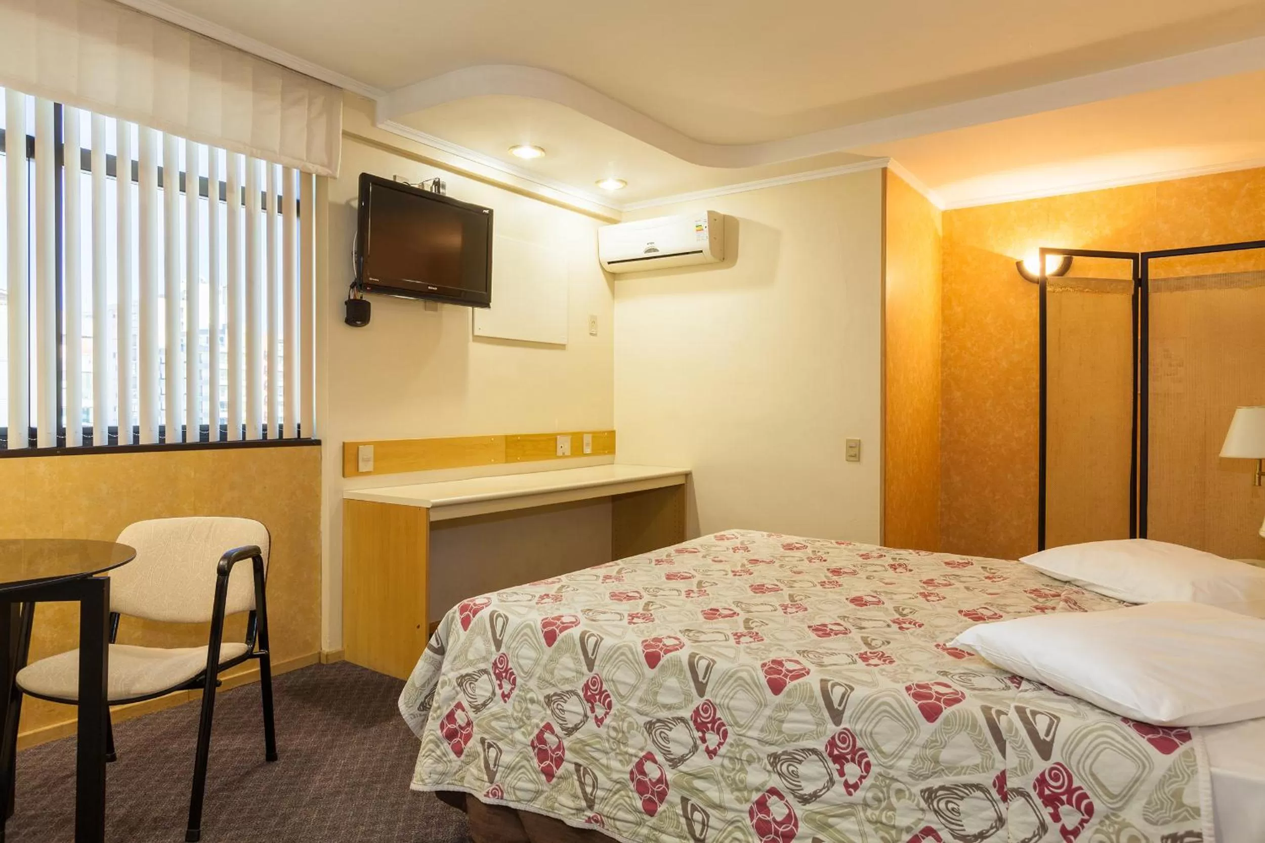 TV and multimedia, Bed in Tri Hotel Smart Caxias
