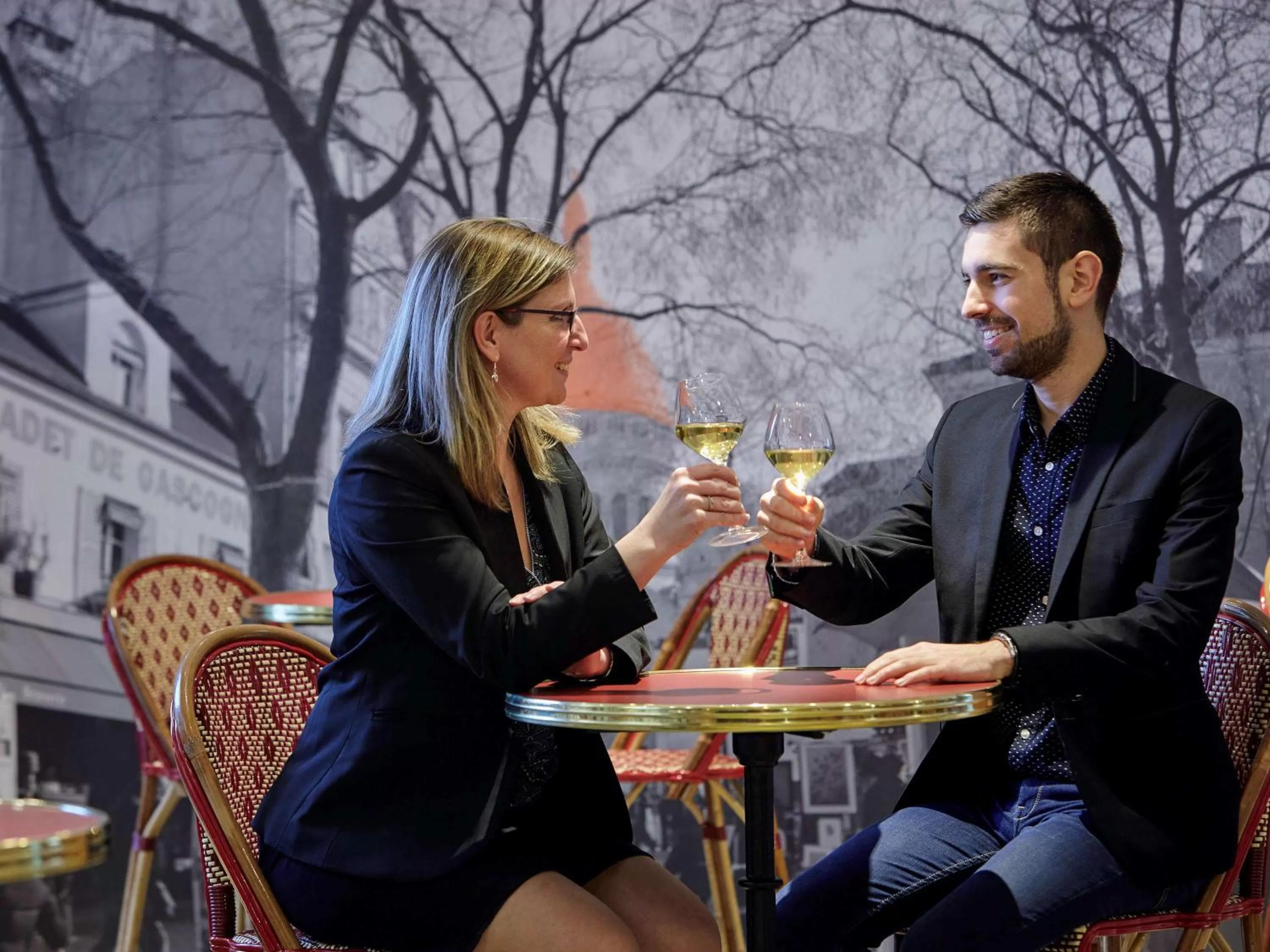 Lounge or bar in Mercure Paris Roissy CDG