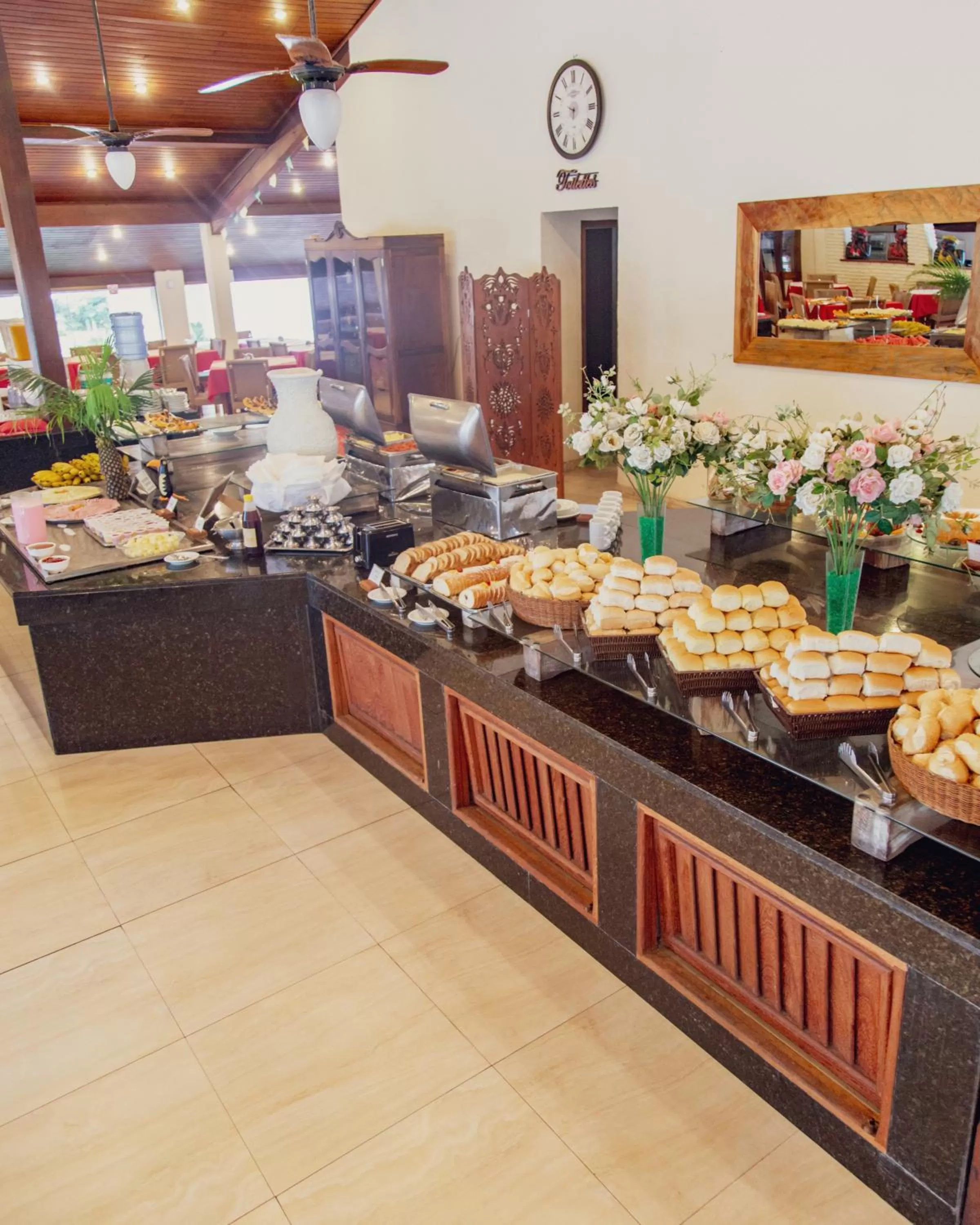 Breakfast in Bosque do Porto Praia Hotel