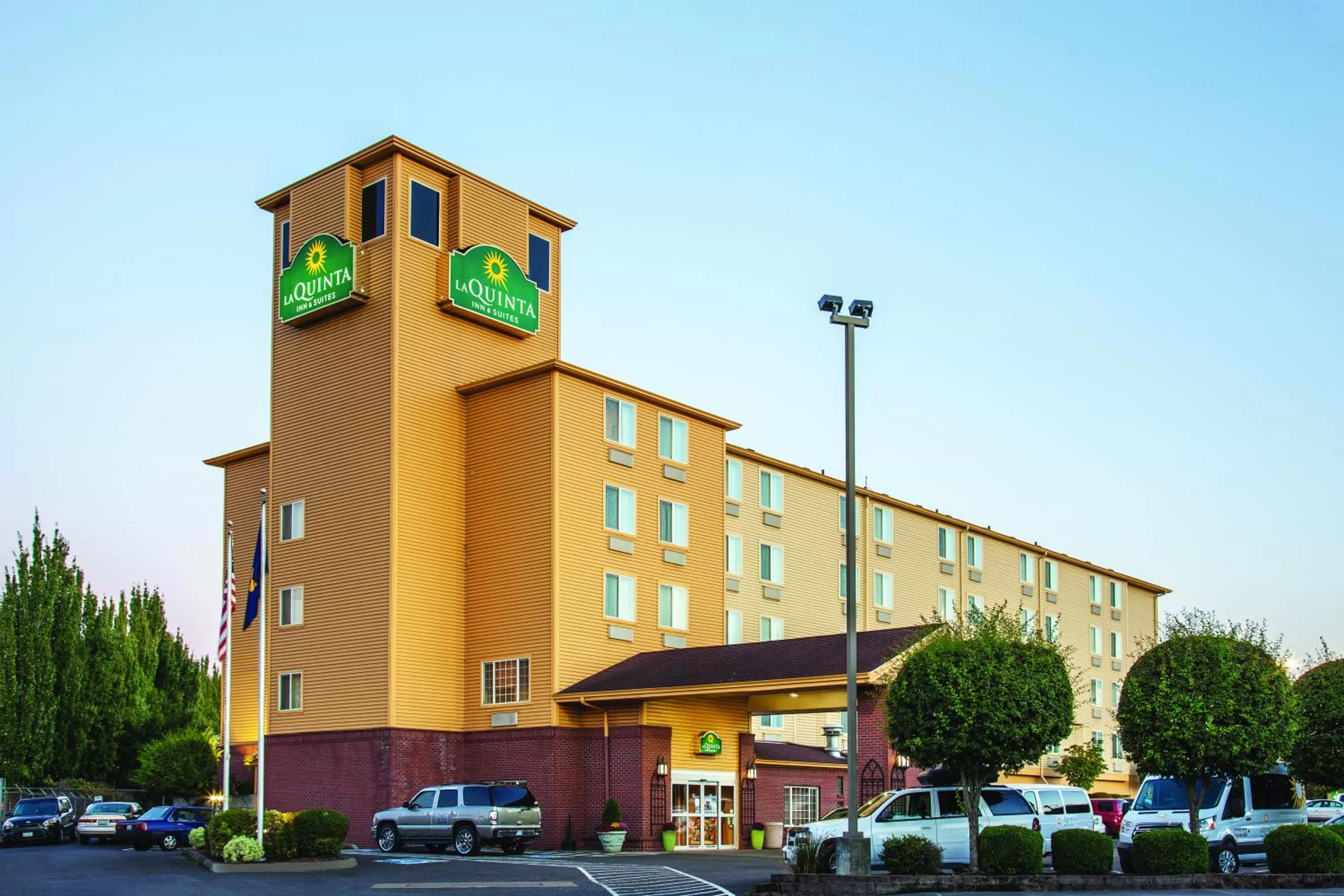 Property building in La Quinta by Wyndham Portland Airport