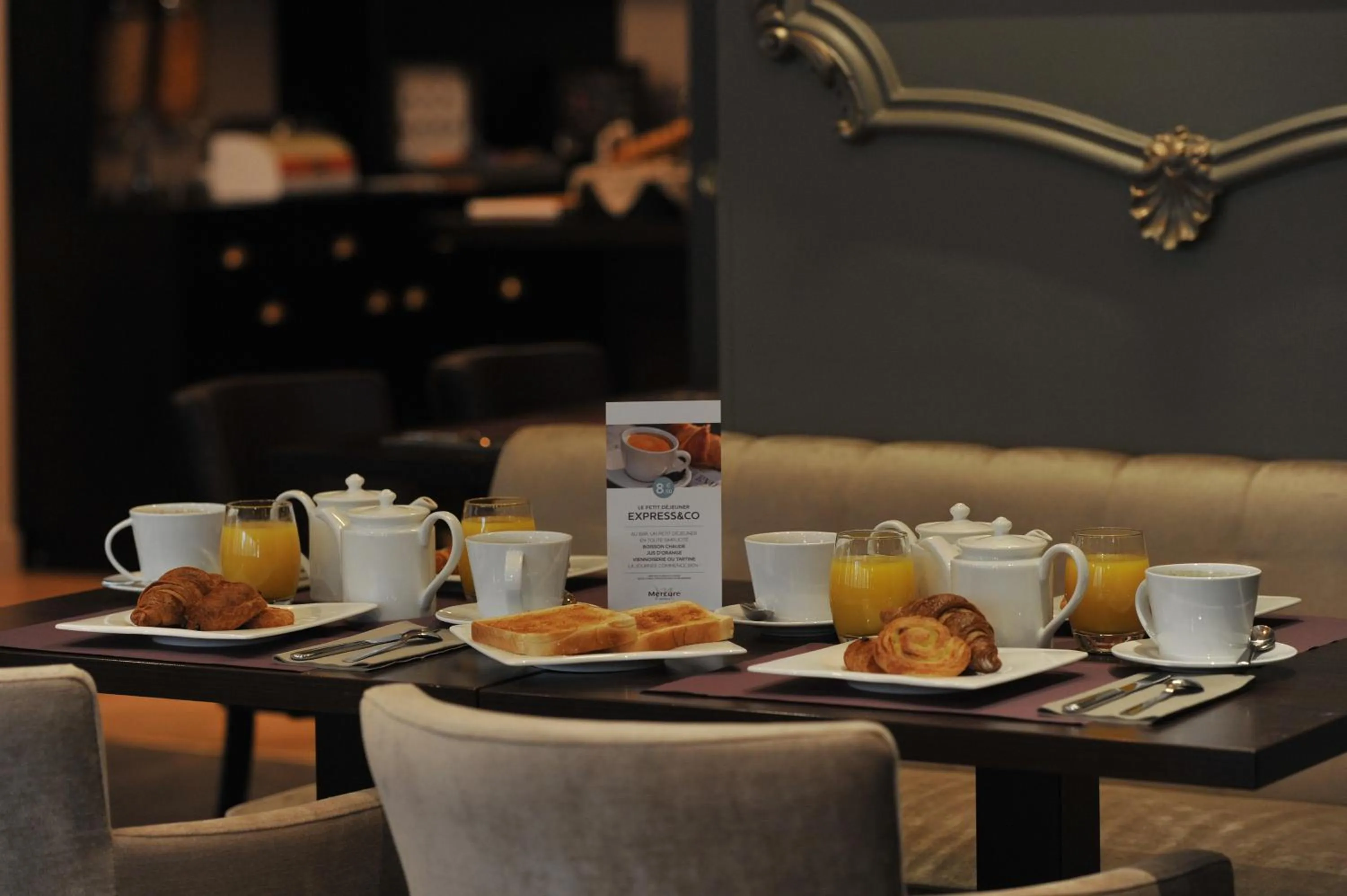 Breakfast in Mercure Paris Saint Cloud Hippodrome