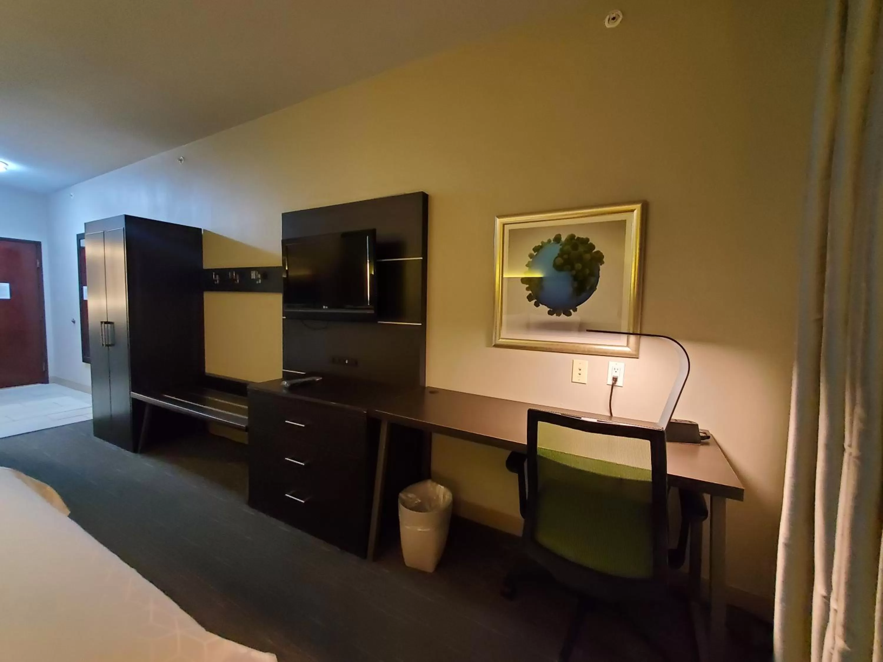 TV and multimedia, Bed in Holiday Inn Express Pearland by IHG