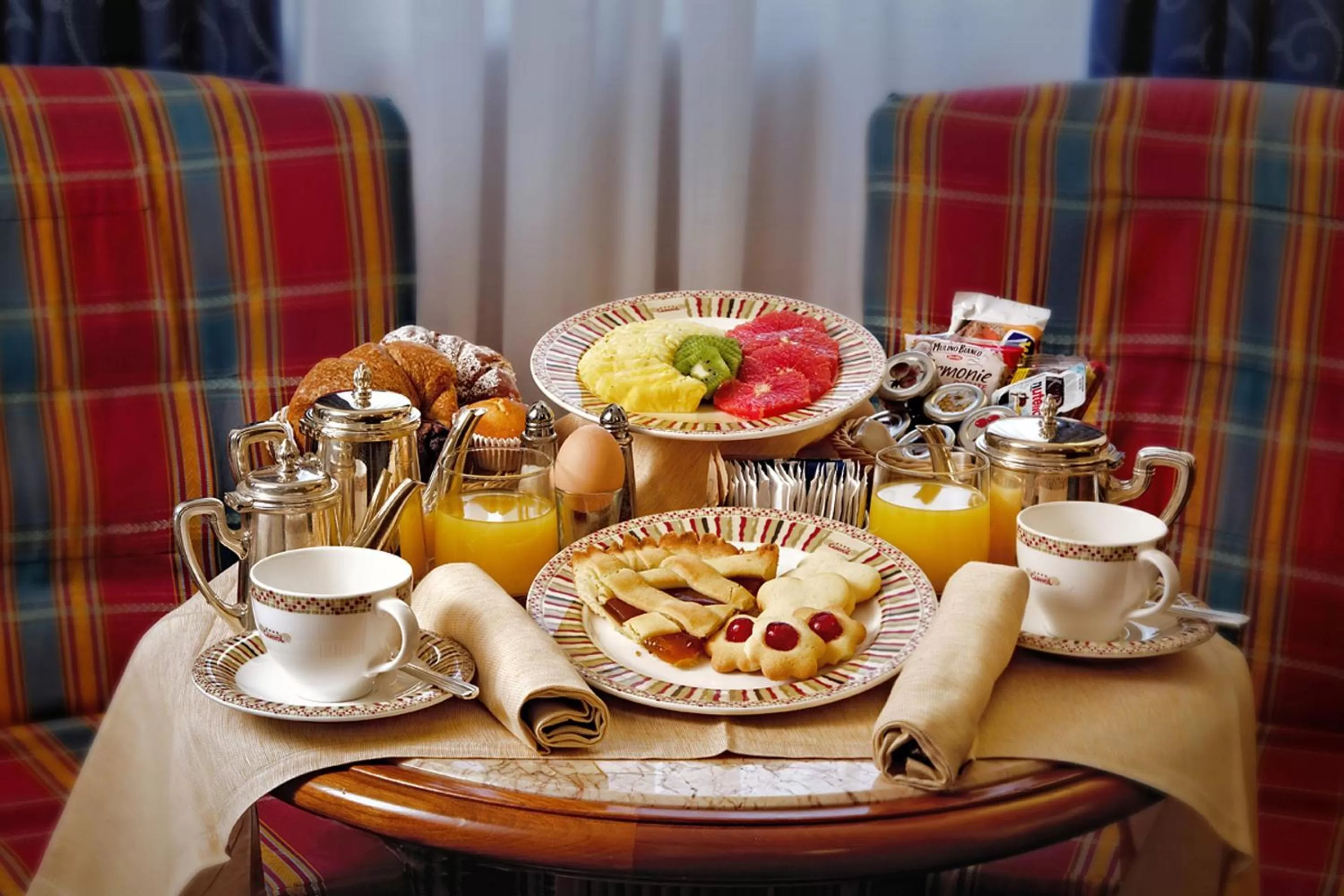 Food and drinks in Hotel Capitol Milano