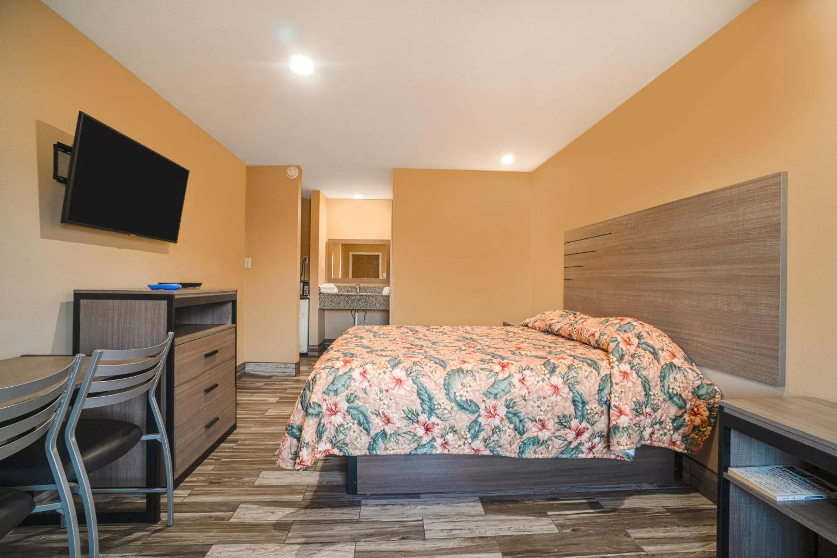 Bedroom, Bed in Days Inn by Wyndham Aransas Pass