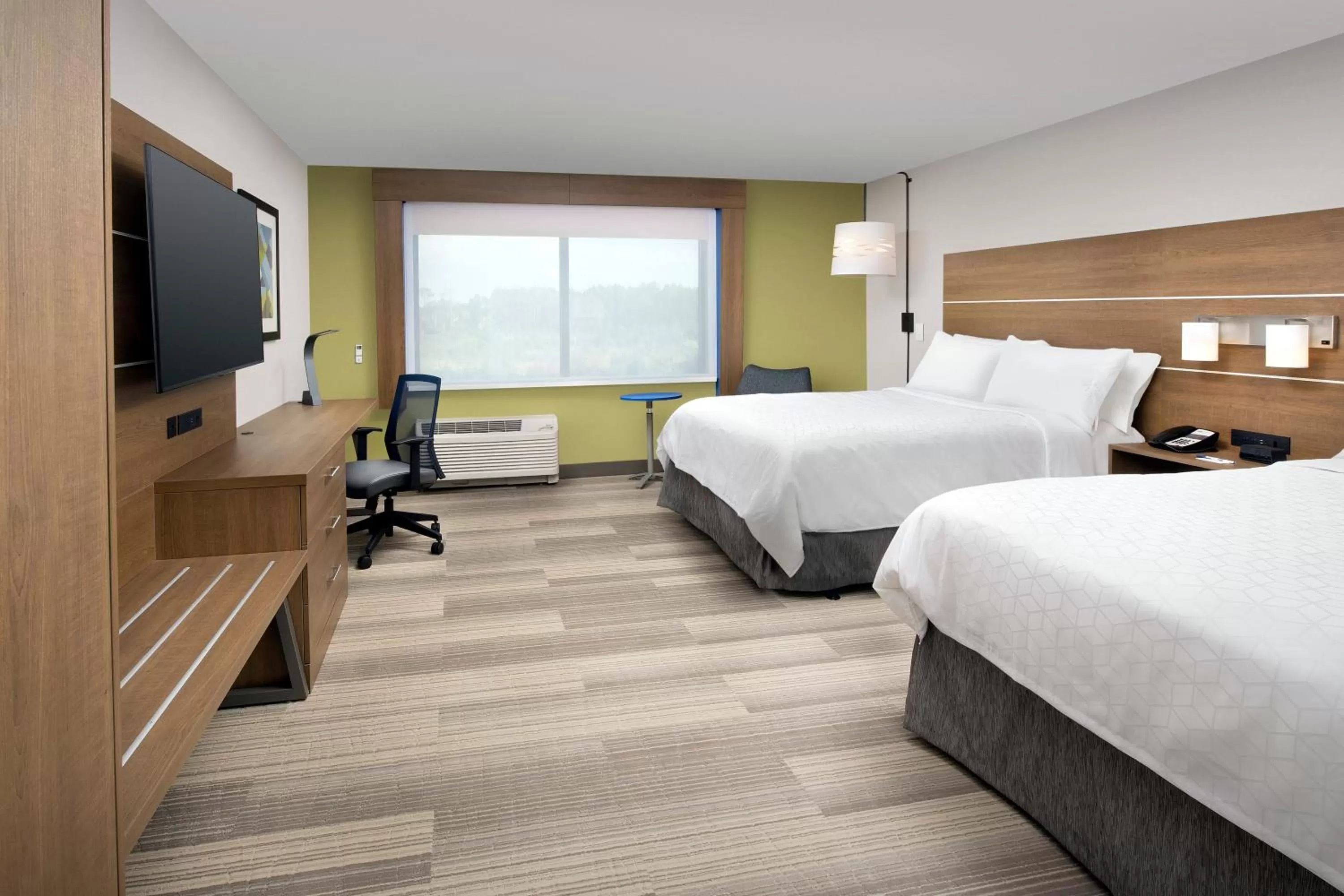 Photo of the whole room, Bed in Holiday Inn Express & Suites - North Brunswick by IHG