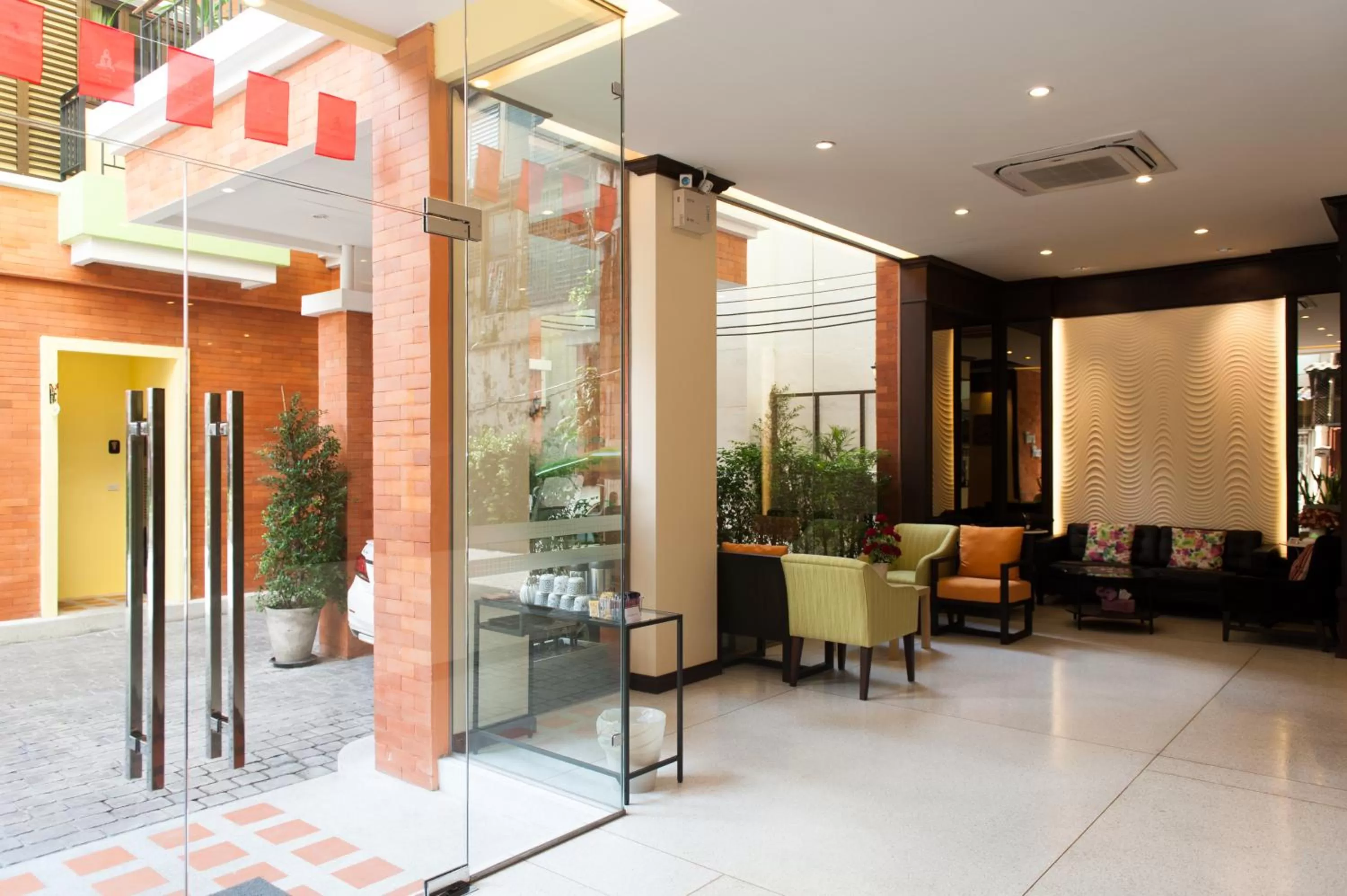 Lobby or reception in Tara Place Hotel Bangkok