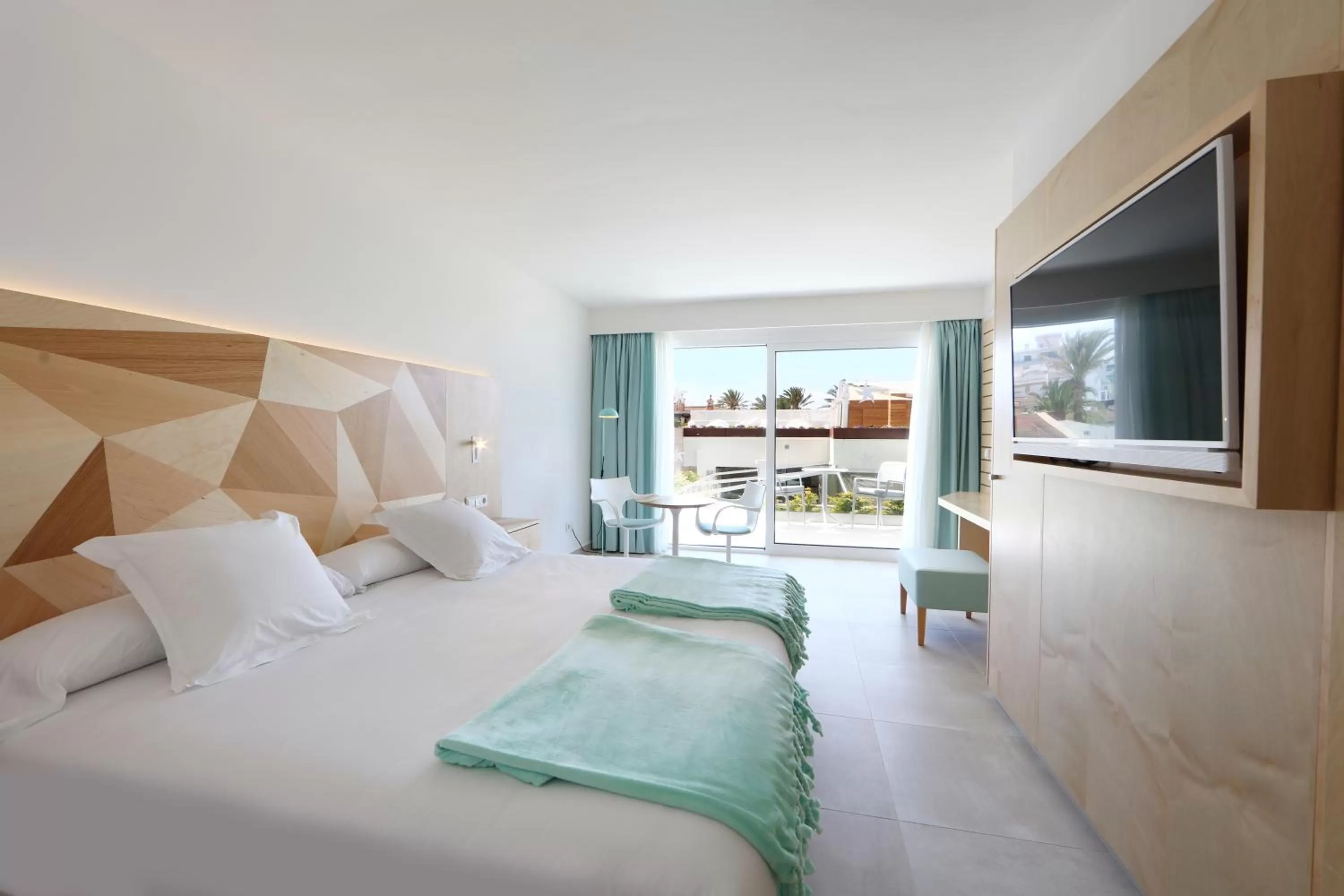 Bedroom, Bed in Iberostar Selection Playa de Palma