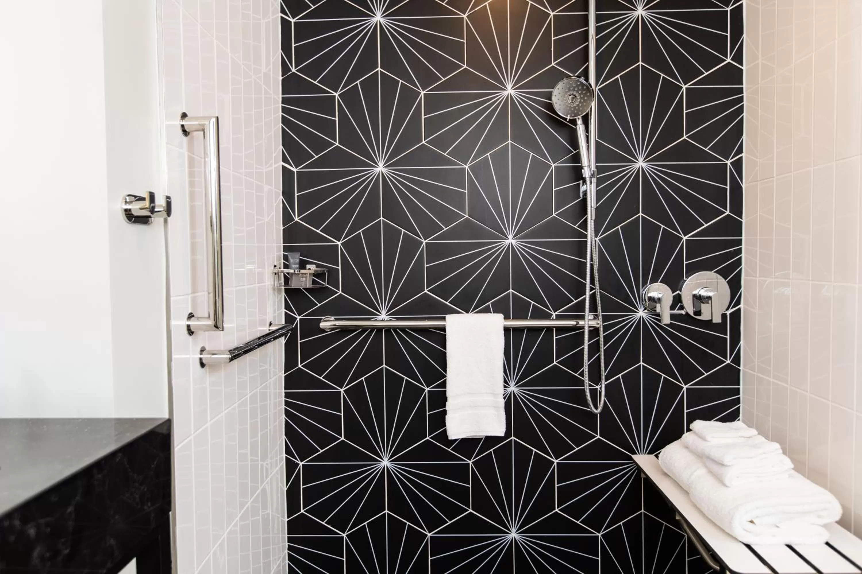 Shower in voco The Darwin - Atlanta Midtown by IHG