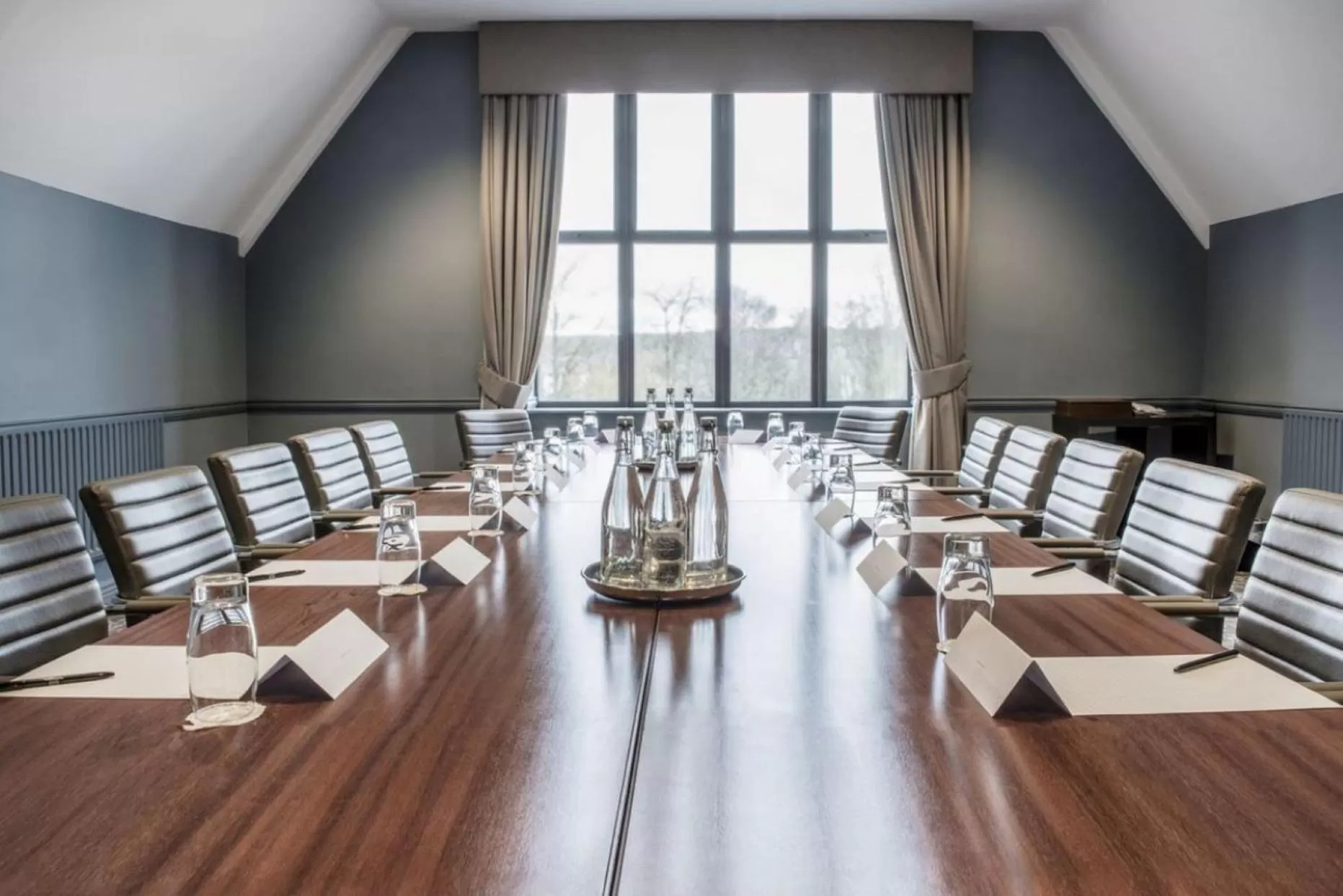 Meeting/conference room in voco Oxford Spires by IHG