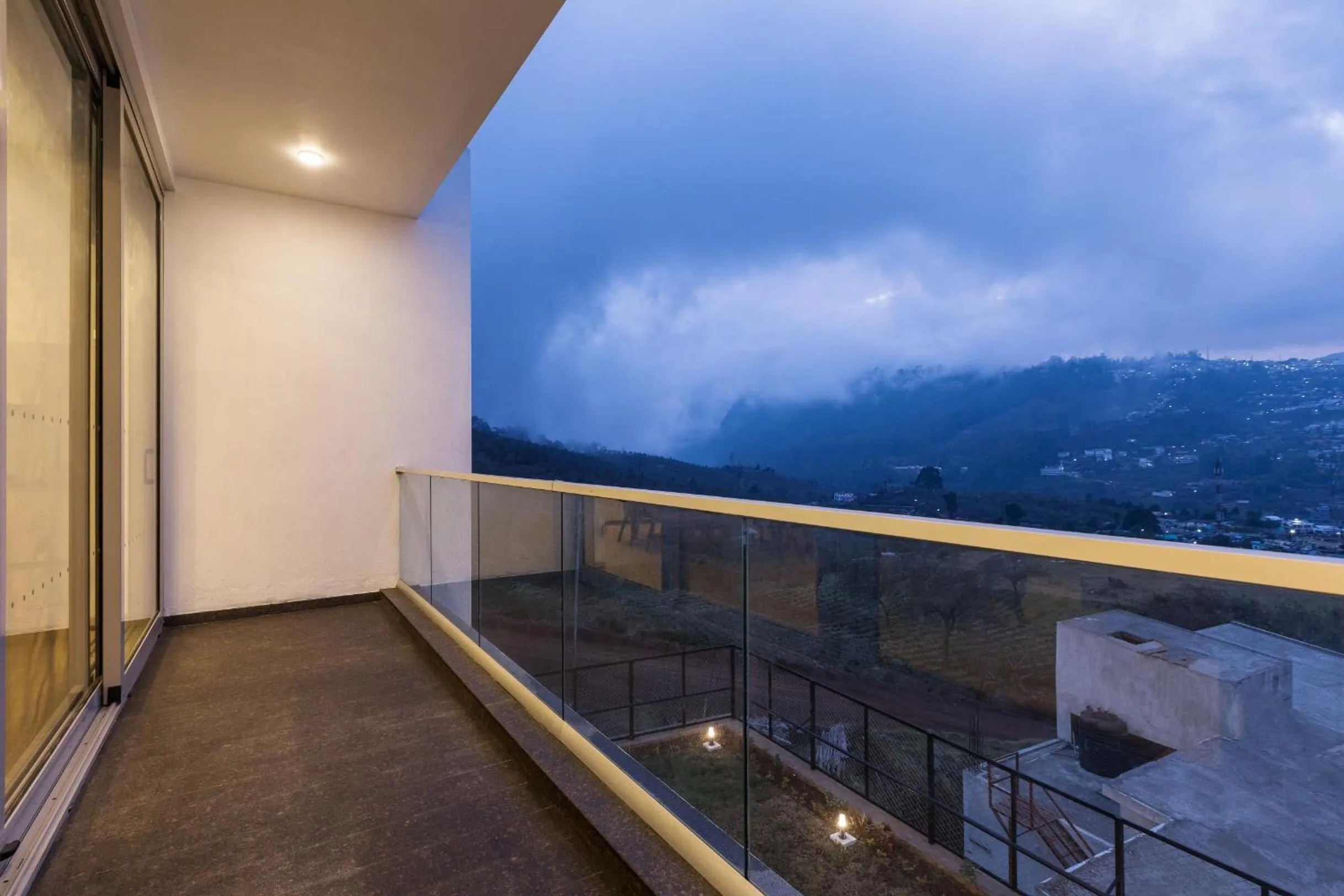 Balcony/Terrace in Silver Mist