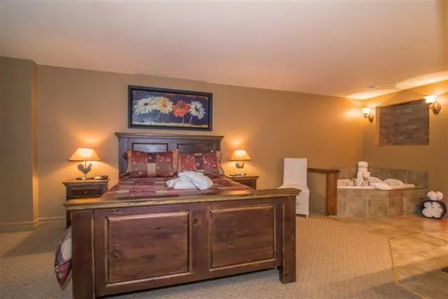 Deluxe Queen Room in Auberge du Lac Morency